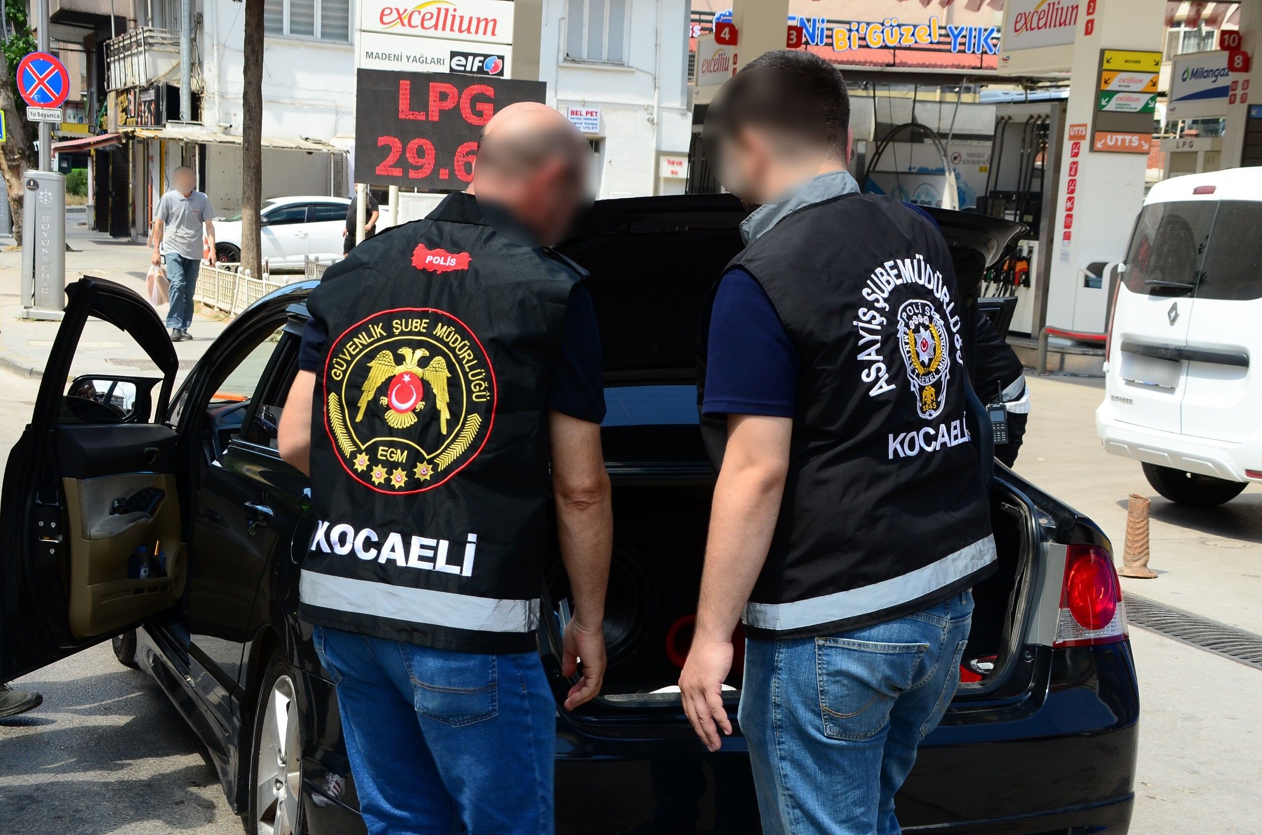 KOCAELİ’DE DEV ASAYİŞ OPERASYONU: 50 ARANAN ŞAHIS YAKALANDI-1