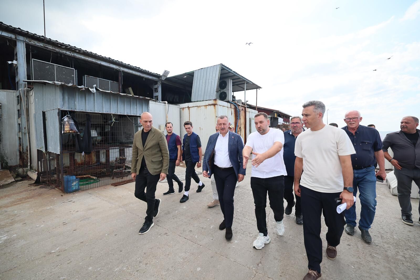 Büyükakın Geleneği Bozmadı, Yeni Sezonda Karamürselli Balıkçılara Da Gitti (1)