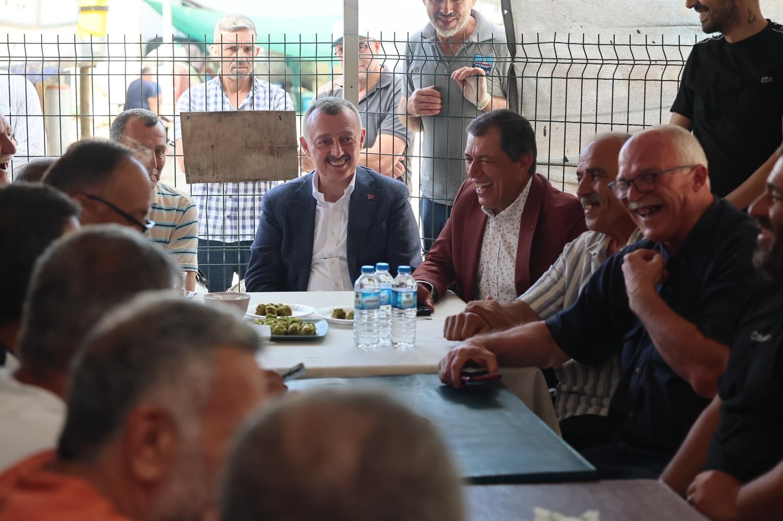 Büyükakın Geleneği Bozmadı, Yeni Sezonda Karamürselli Balıkçılara Da Gitti (5)