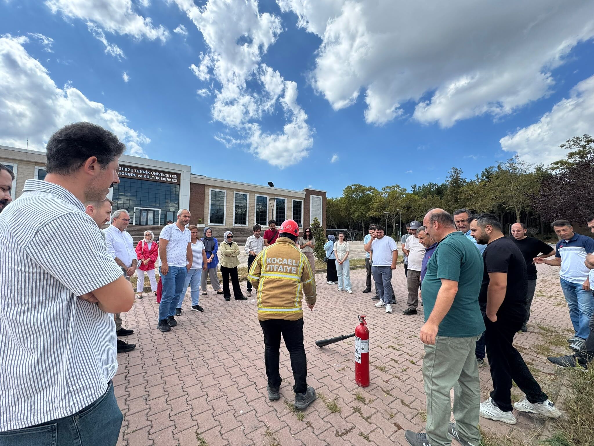Kocaeli’de 74 personele özel durum eğitimi: Tahliye süreci uygulamalı test edildi