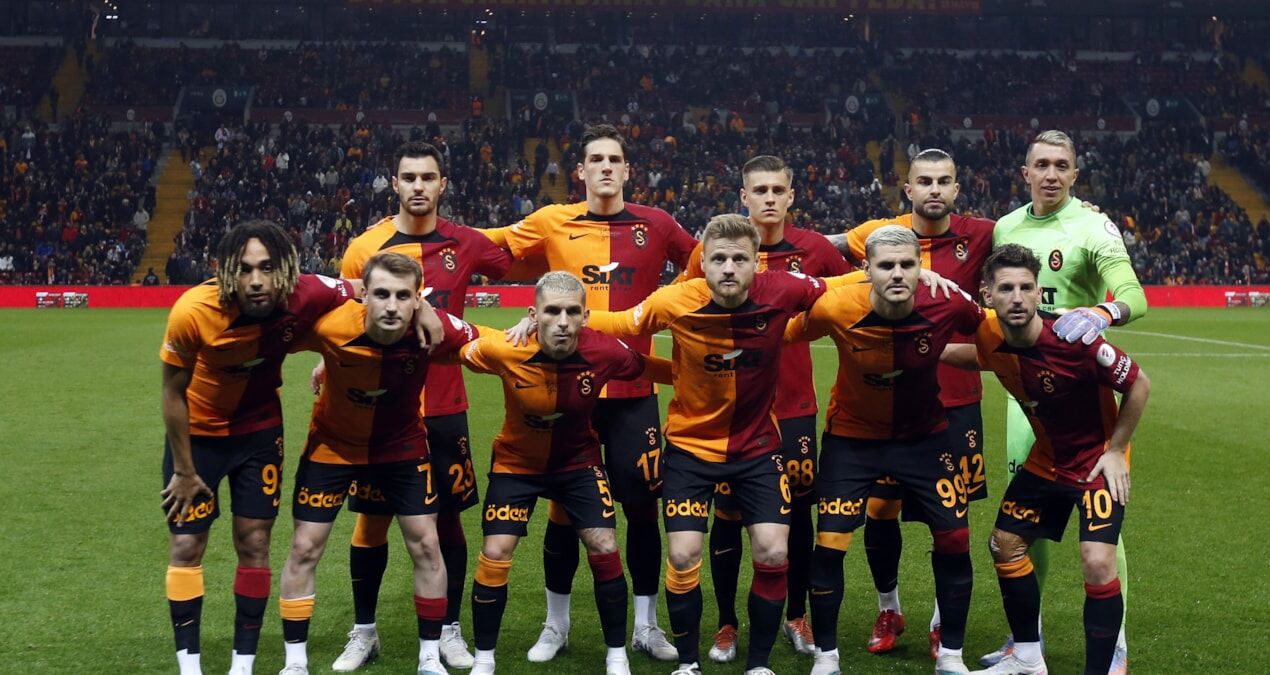 Bir dönem Galatasaray'da oynamıştı! Yeşil sahalara veda etti