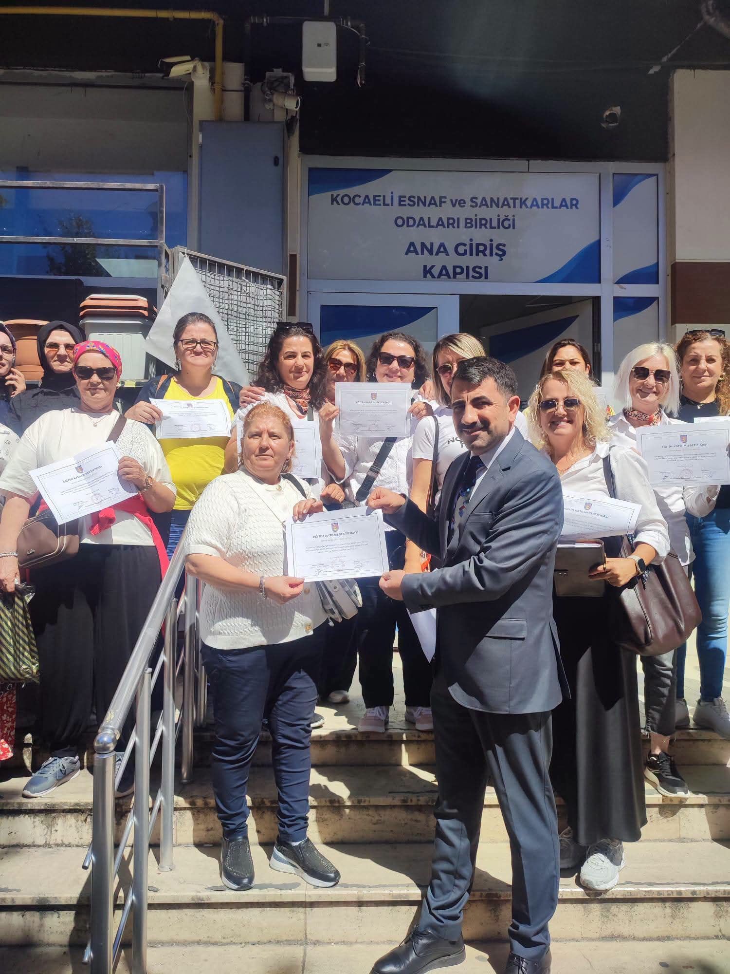 Kocaeli’de Okul Servisleri Artık Daha Güvenli: Hosteslere Kapsamlı Eğitim-1