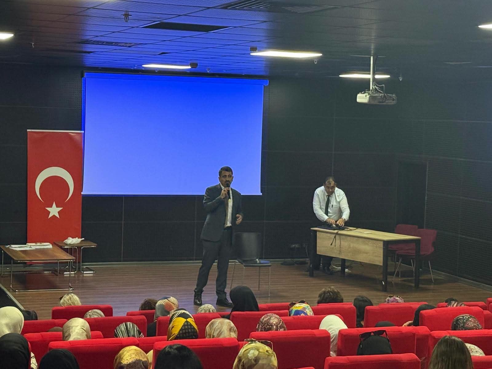 Kocaeli’de Okul Servisleri Artık Daha Güvenli: Hosteslere Kapsamlı Eğitim-2