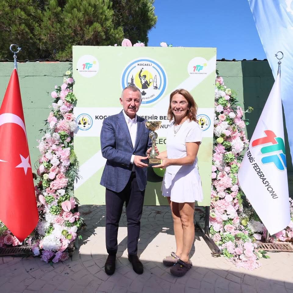 Tahir Büyükakın Tenis Oynadı: İşte O Anlar