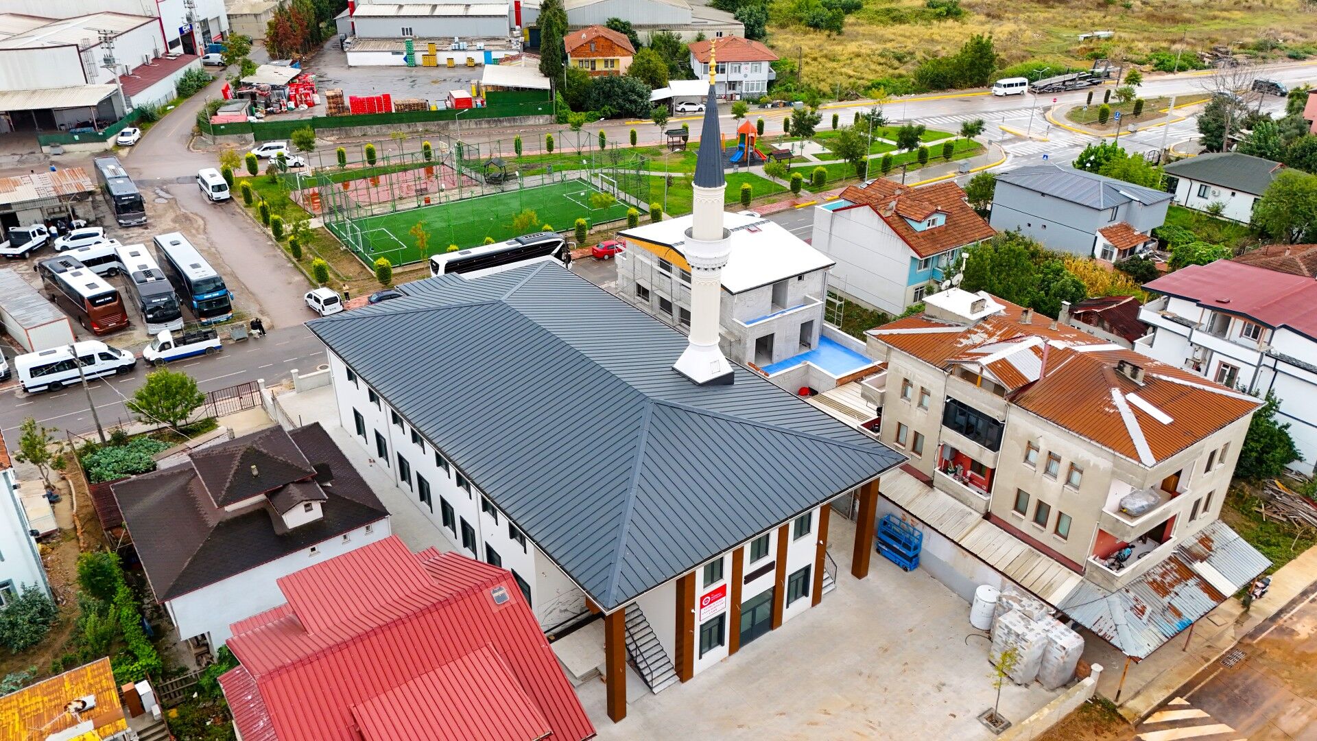 BAŞİSKELE’DE GAZZE ŞEHİTLERİ CAMİİ’NE BÜYÜKŞEHİR DESTEĞİ