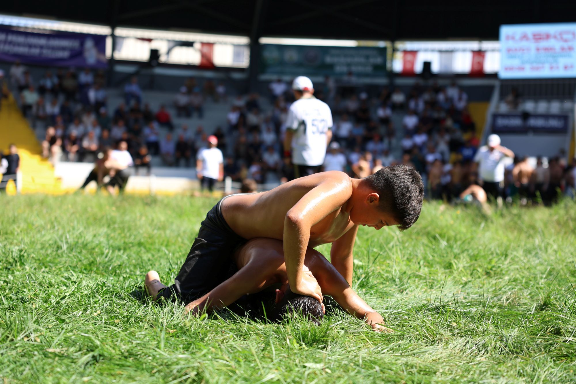 DERİNCE’DE PEHLİVANLAR ER MEYDANINA ÇIKTI: TAŞKÖPRÜ FESTİVALİ’NDE SON GÜN-4
