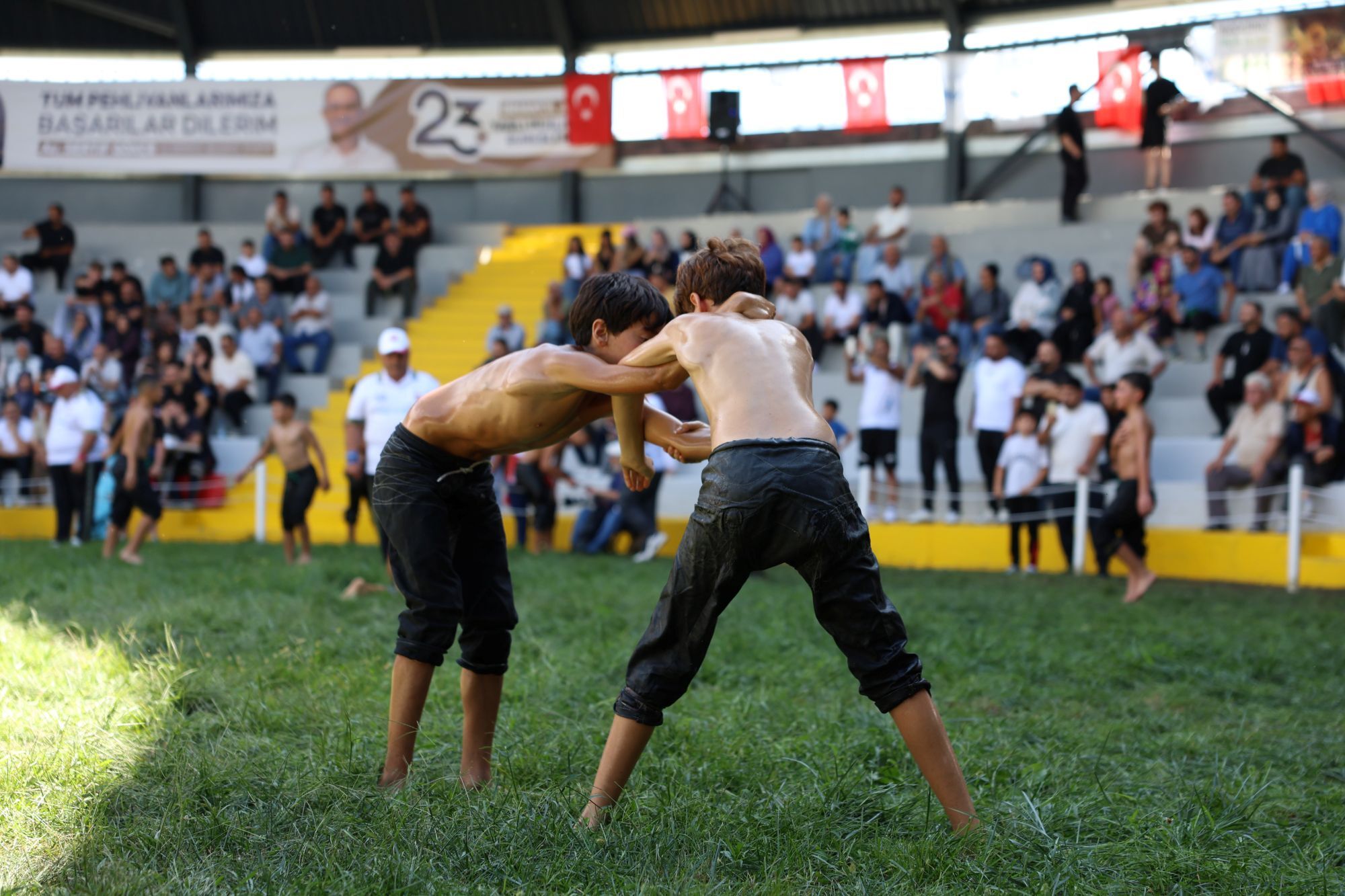 DERİNCE’DE PEHLİVANLAR ER MEYDANINA ÇIKTI: TAŞKÖPRÜ FESTİVALİ’NDE SON GÜN-3