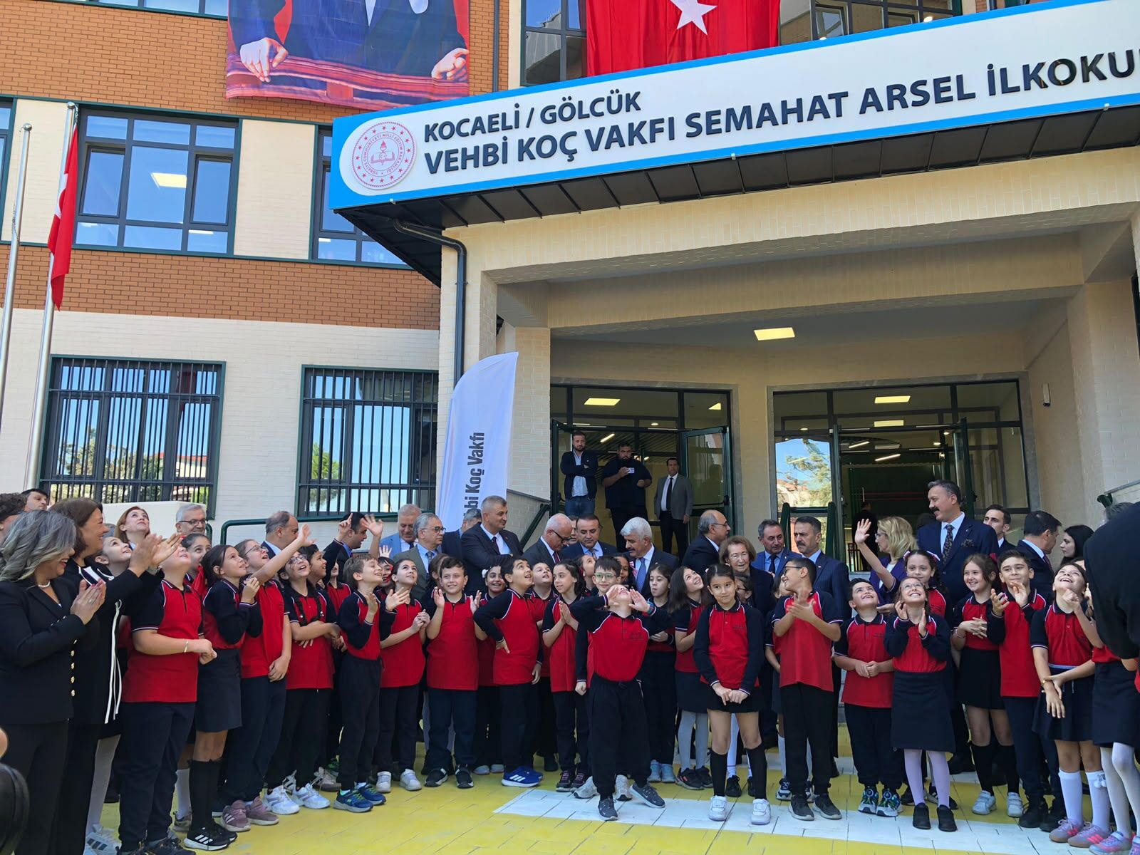 Gölcük’te Vehbi Koç Vakfı’ndan 35 derslikli yeni okul