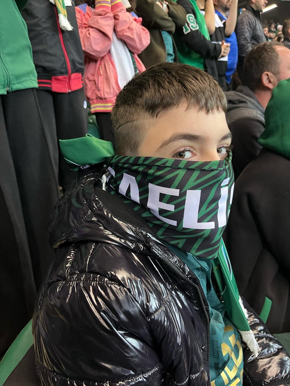 Kar yağmur demeden Kocaelispor’a gelen Berat için çağrı: Engelli tribününe yüksek platform yapılsın-1