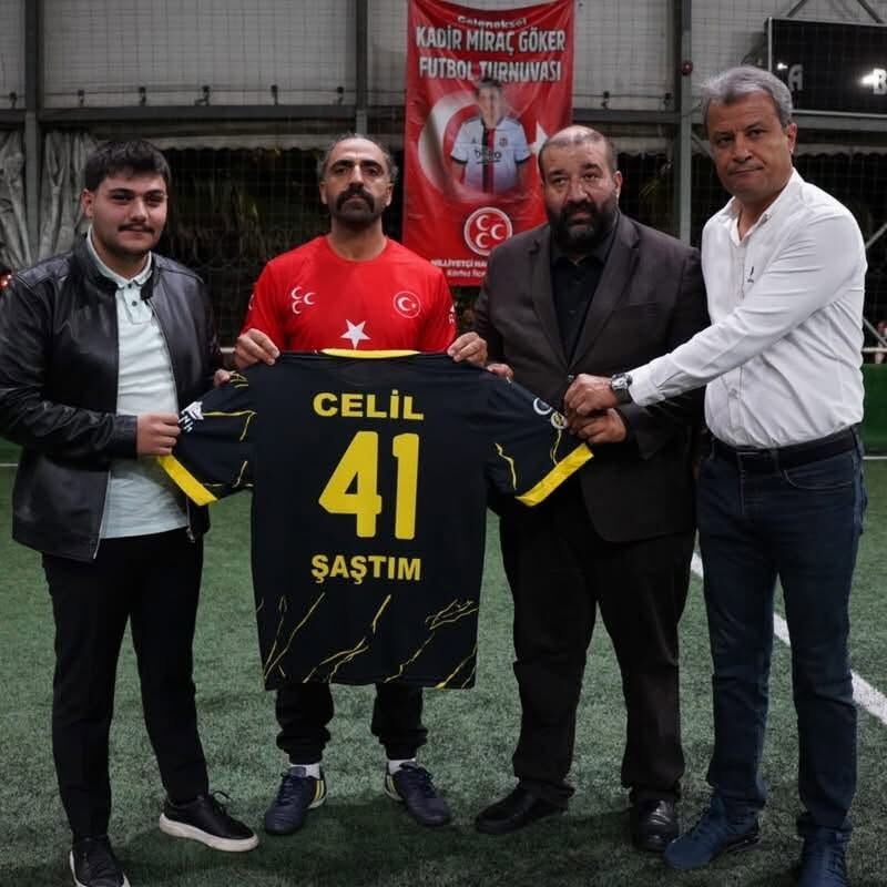 Körfez’de futbol turnuvasının şampiyonu Ağadere Bölge Takımı oldu-3