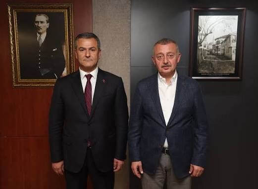 İzmit Belediyesi siyasi tartışmaları bıraktı mı?-1