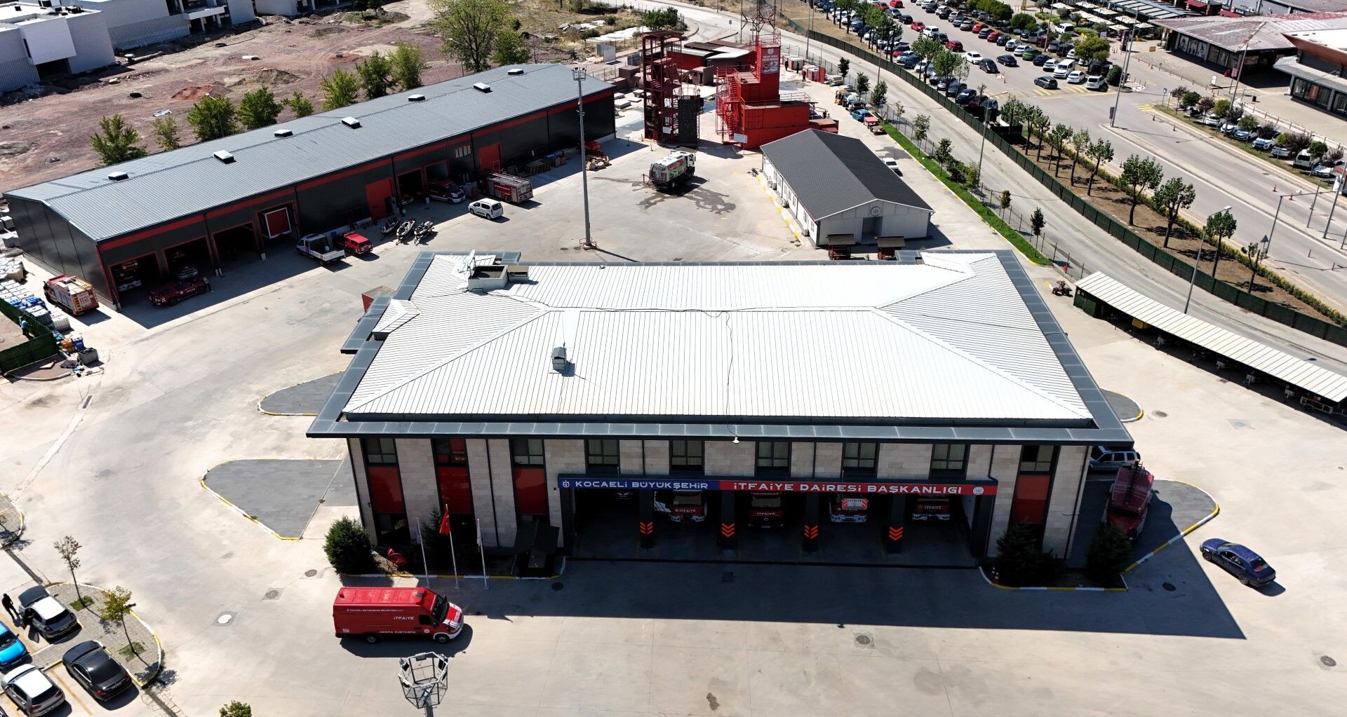 KOCAELİ İTFAİYESİ’NE DEV LOJİSTİK DESTEK YENİ DEPO HİZMETE HAZIR-3