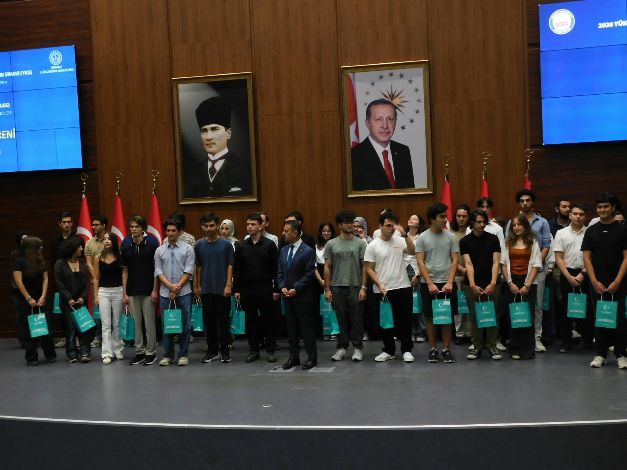 VALİ İLHAMİ AKTAŞ 2