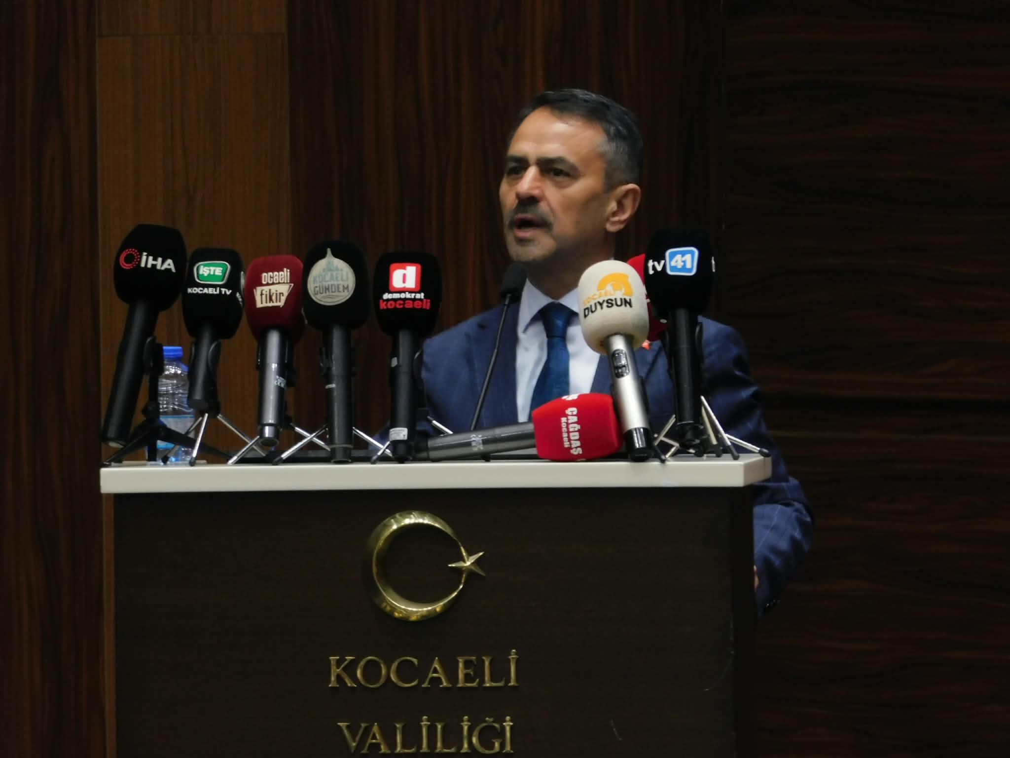 VALİ İLHAMİ AKTAŞ 4
