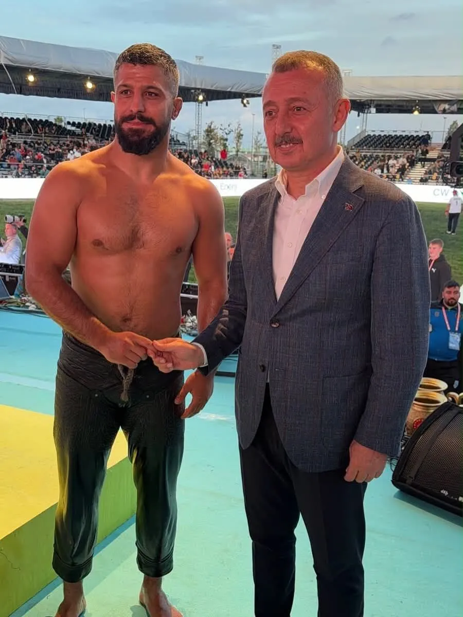 Kocaeli’nin Başpehlivanı Seçkin Duman’dan Cumhurbaşkanlığı Kupası’nda Üçüncülük-2