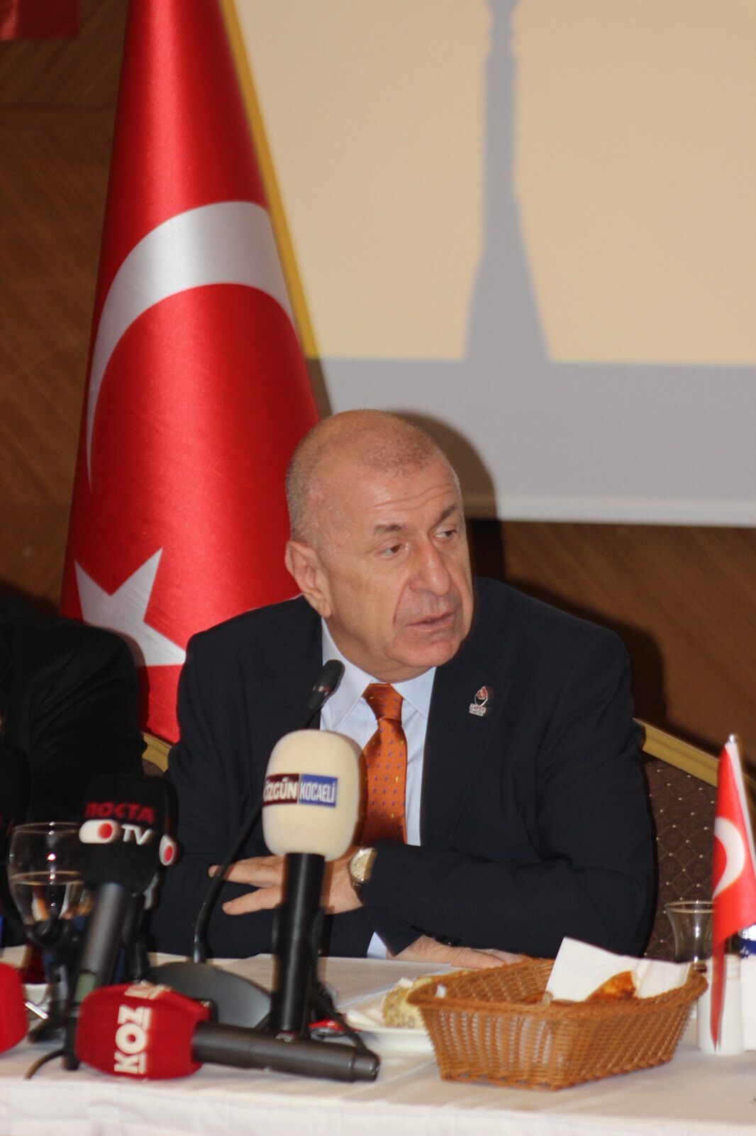 Ümit Özdağ Kocaeli’de Konuştu: “Fon Krizine Sert Sözler, Tavizsiz Mücadele Mesajı”