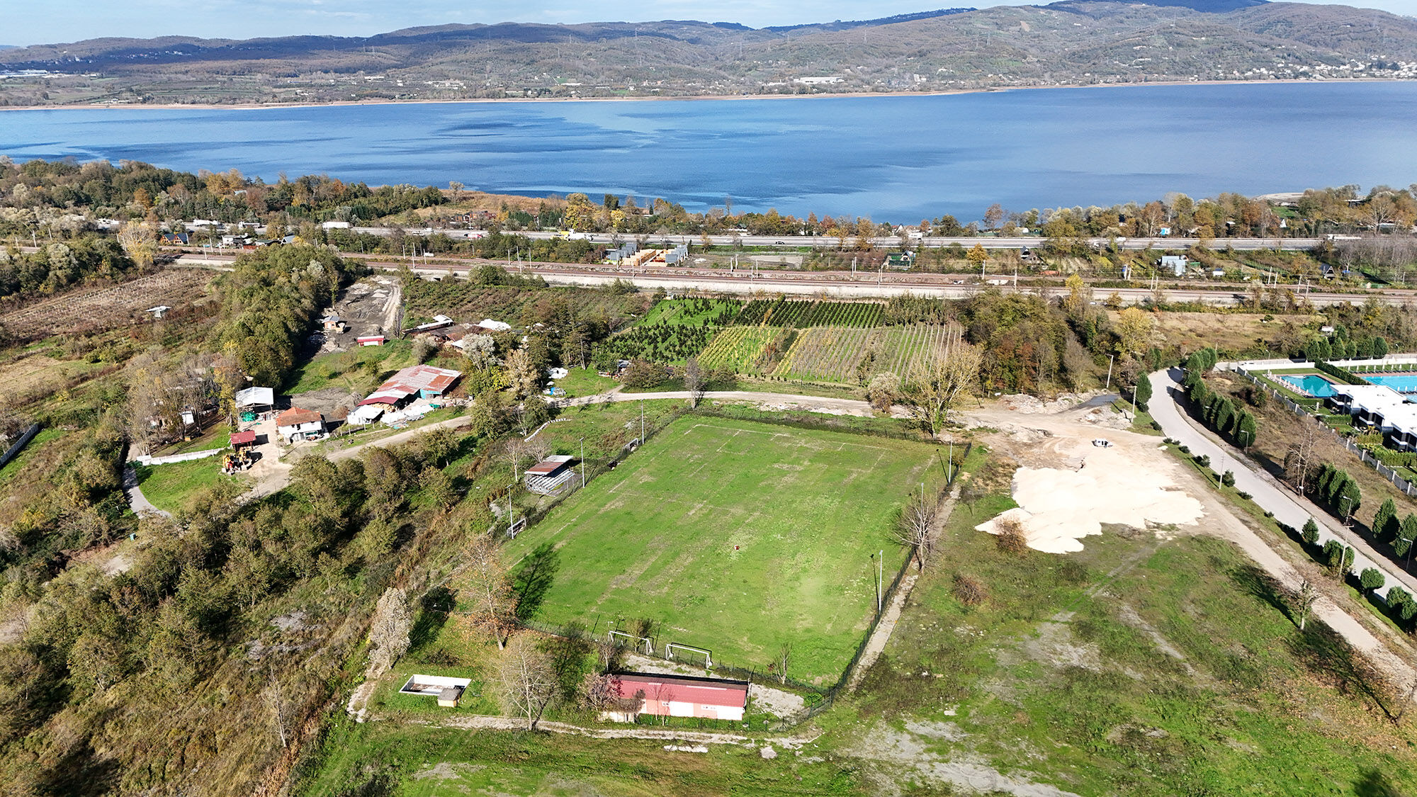 Kocaeli’nin de kıyısı var: Sapanca Gölü’nün kıyısına stat geliyor-2