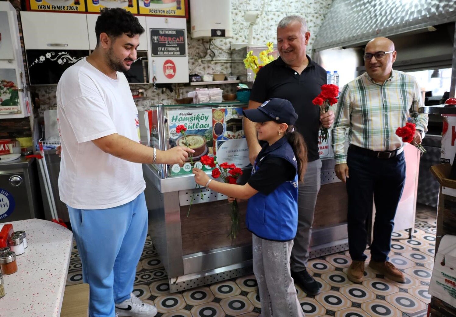 Zabıta Haftası’nda Çiçekler Büyükşehir’den (11)