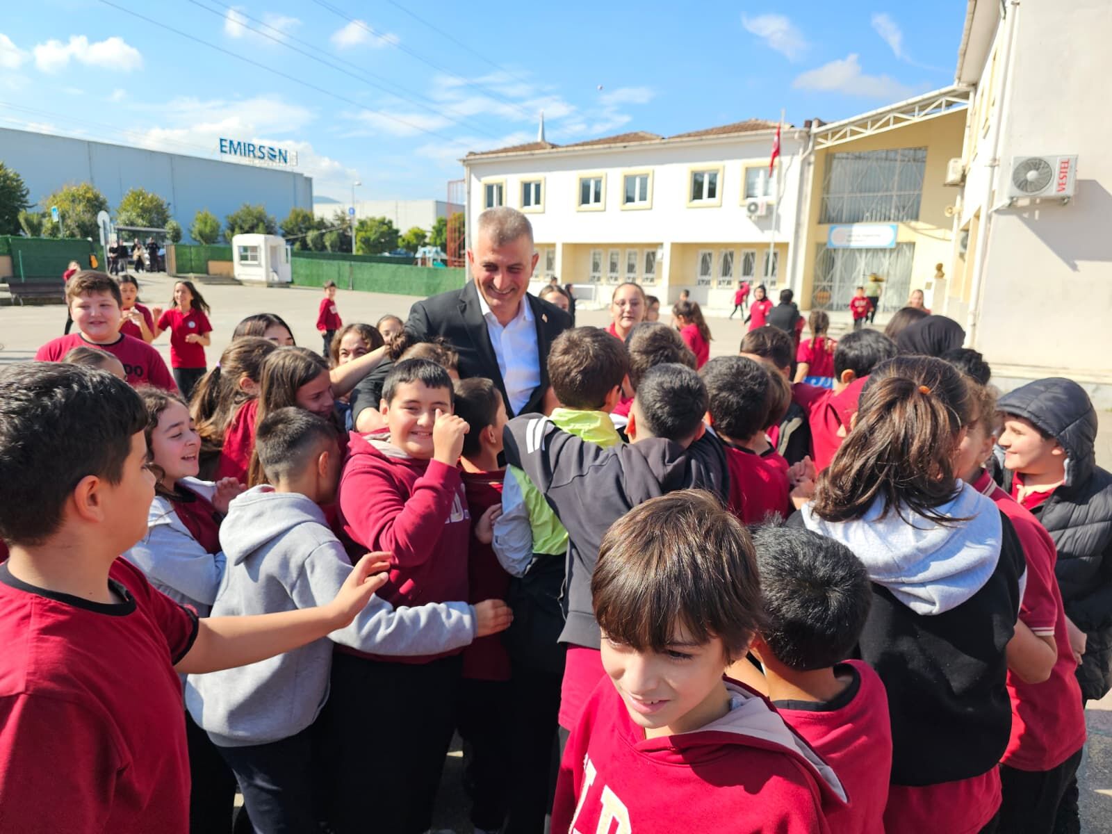golcuk-yazlik-ilkokulu-prefabrik-derslik-yapisi-1