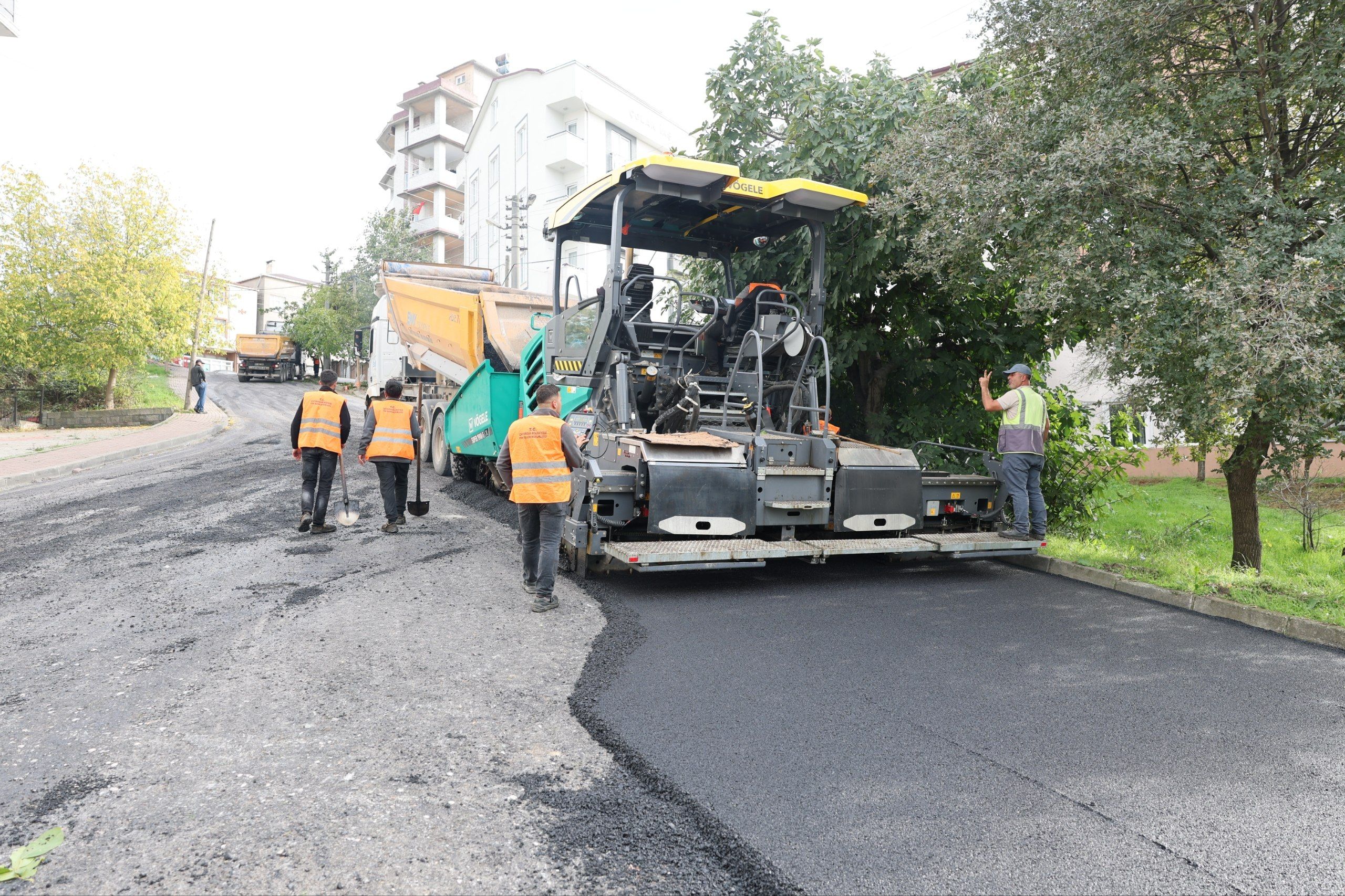 cayirova-belediyesi-ataturk-mahallesi-asfalt-serim-calismasi-4
