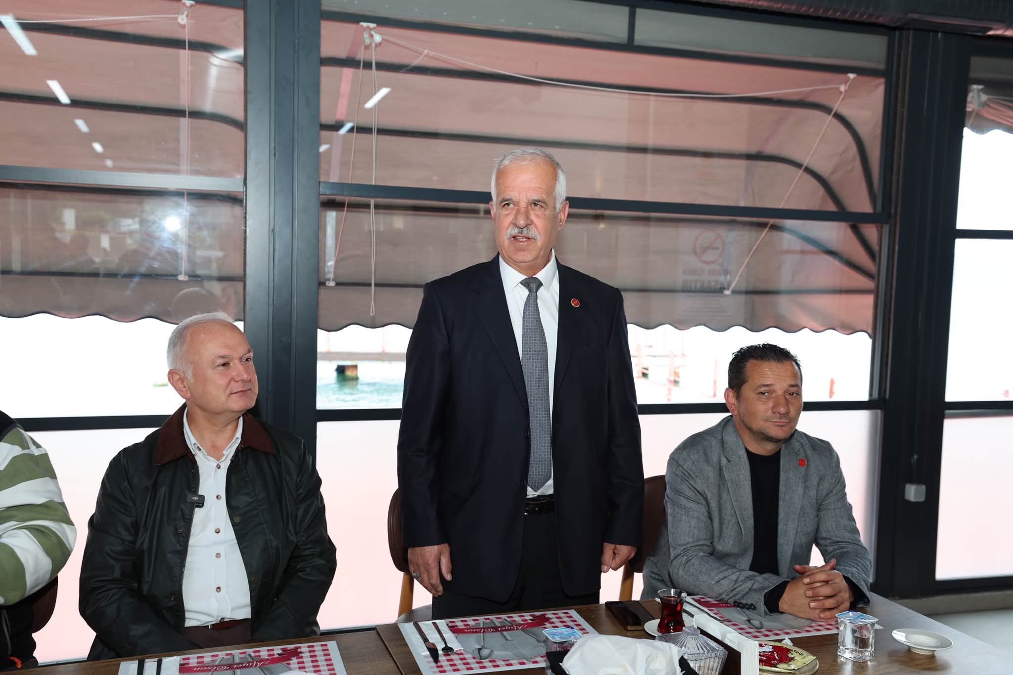 karamursel-belediyesi-muhtarlar-gunu-kahvalti-programi-2