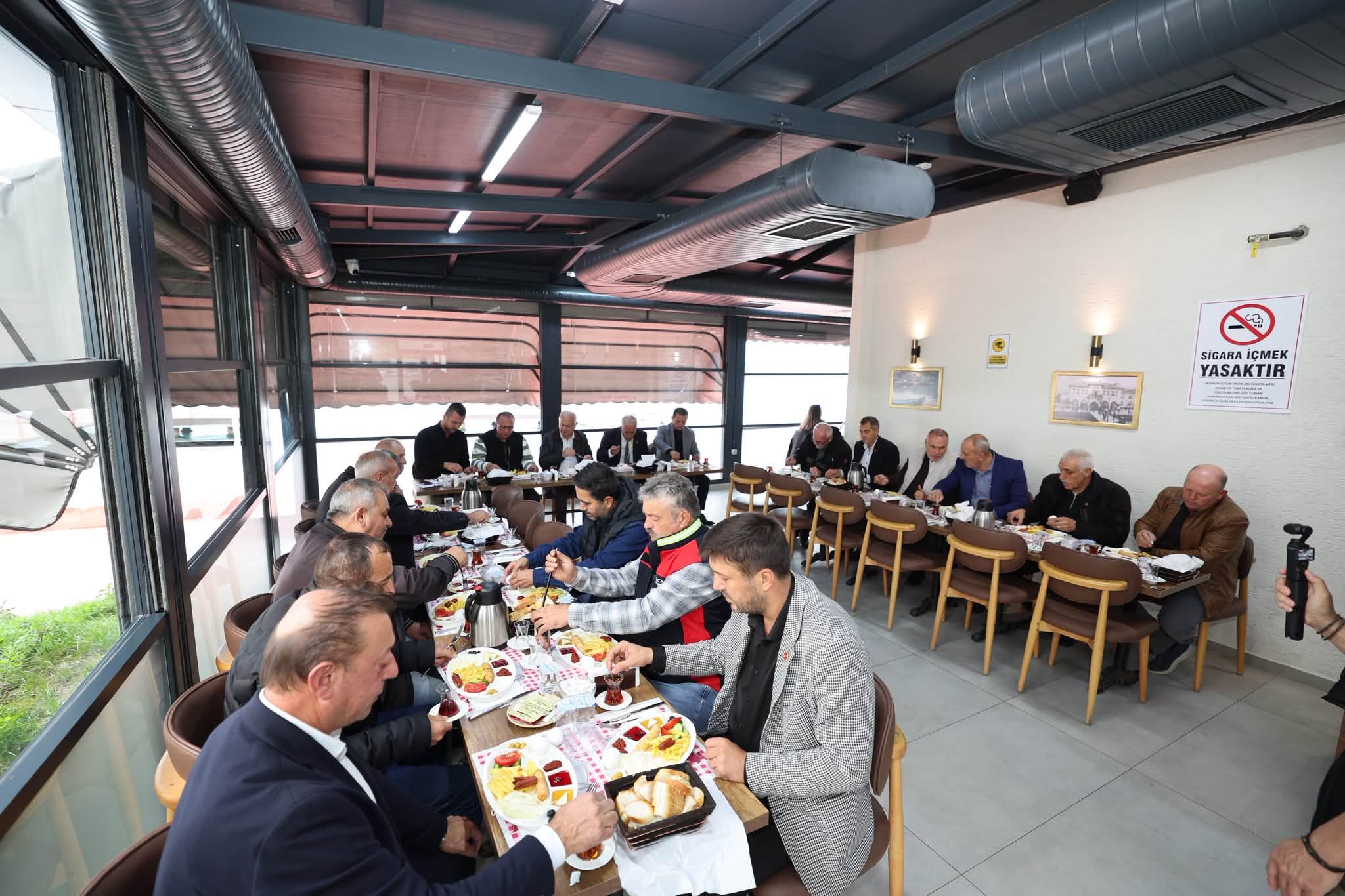 karamursel-belediyesi-muhtarlar-gunu-kahvalti-programi-1