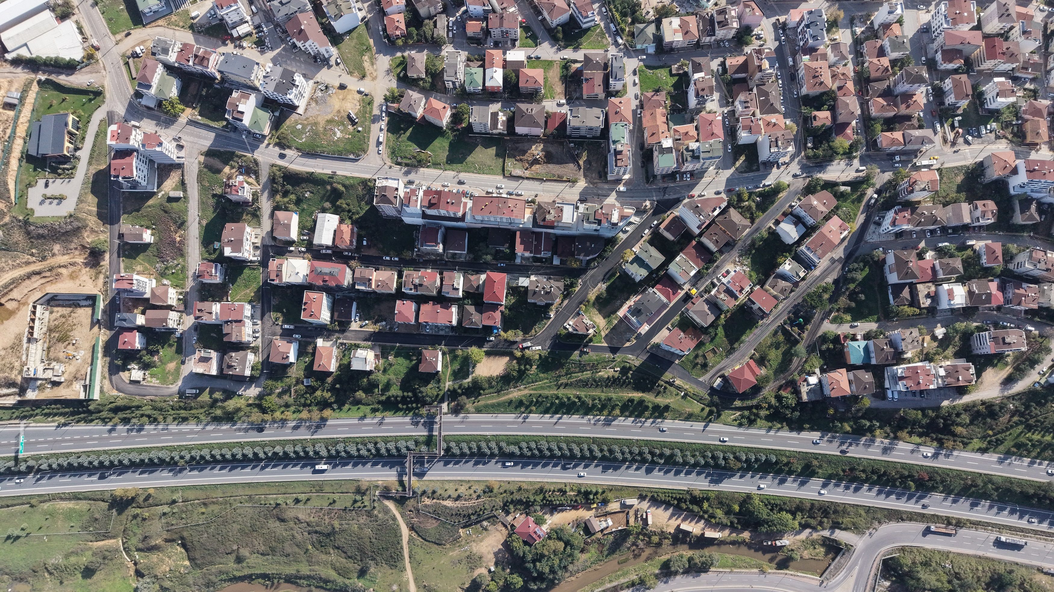 cayirova-belediyesi-ataturk-mahallesi-asfalt-serim-calismasi-1