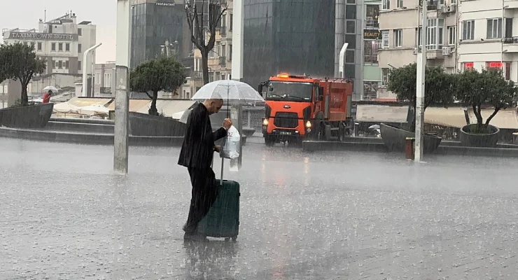 Meteoroloji'den peş peşe uyarılar: O bölgelerde göz gözü görmeyecek
