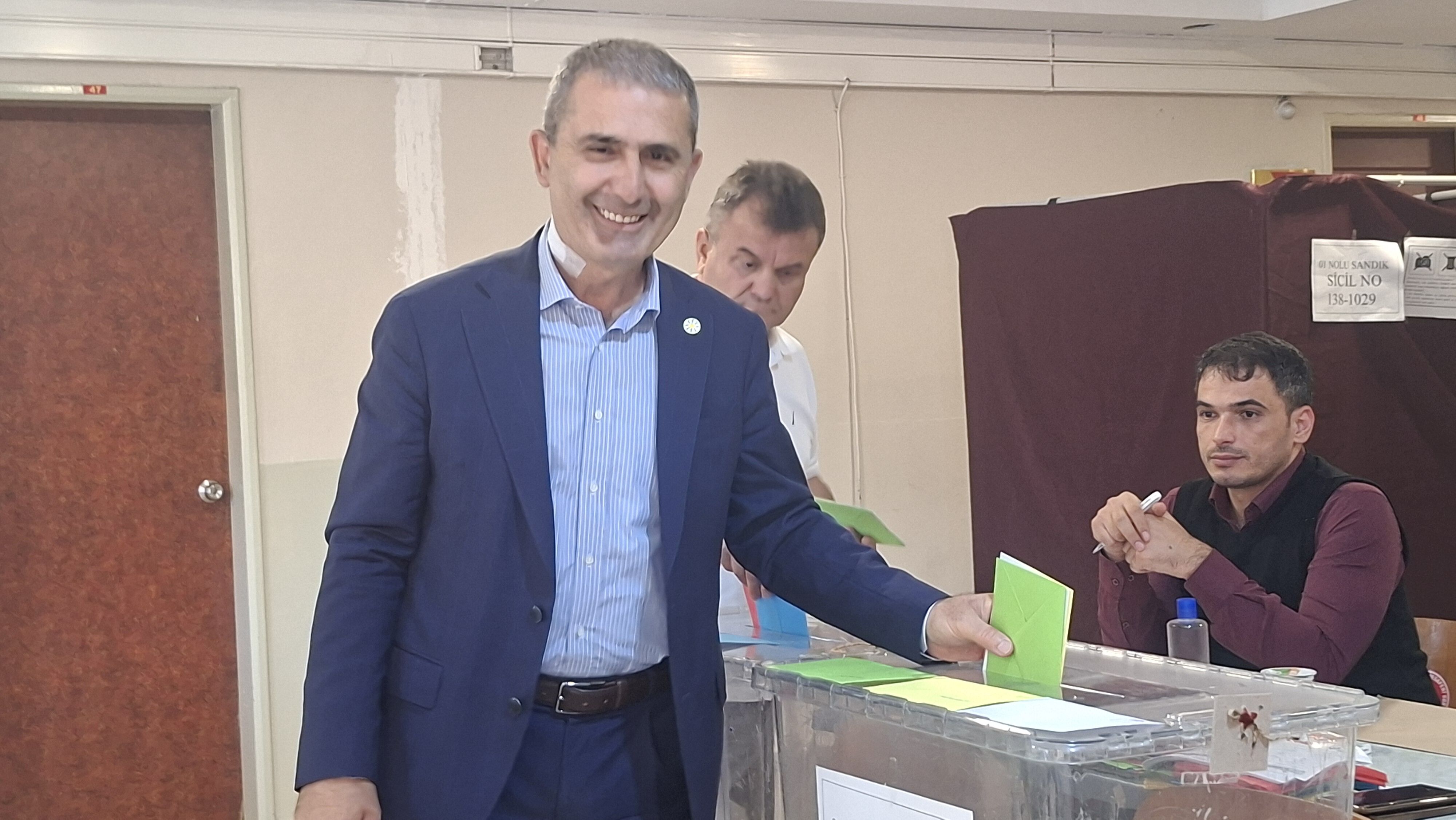 İYİ Parti Kocaeli İl Başkanı Kamil Şirin Baro Seçimlerinde Oyunu Kullandı