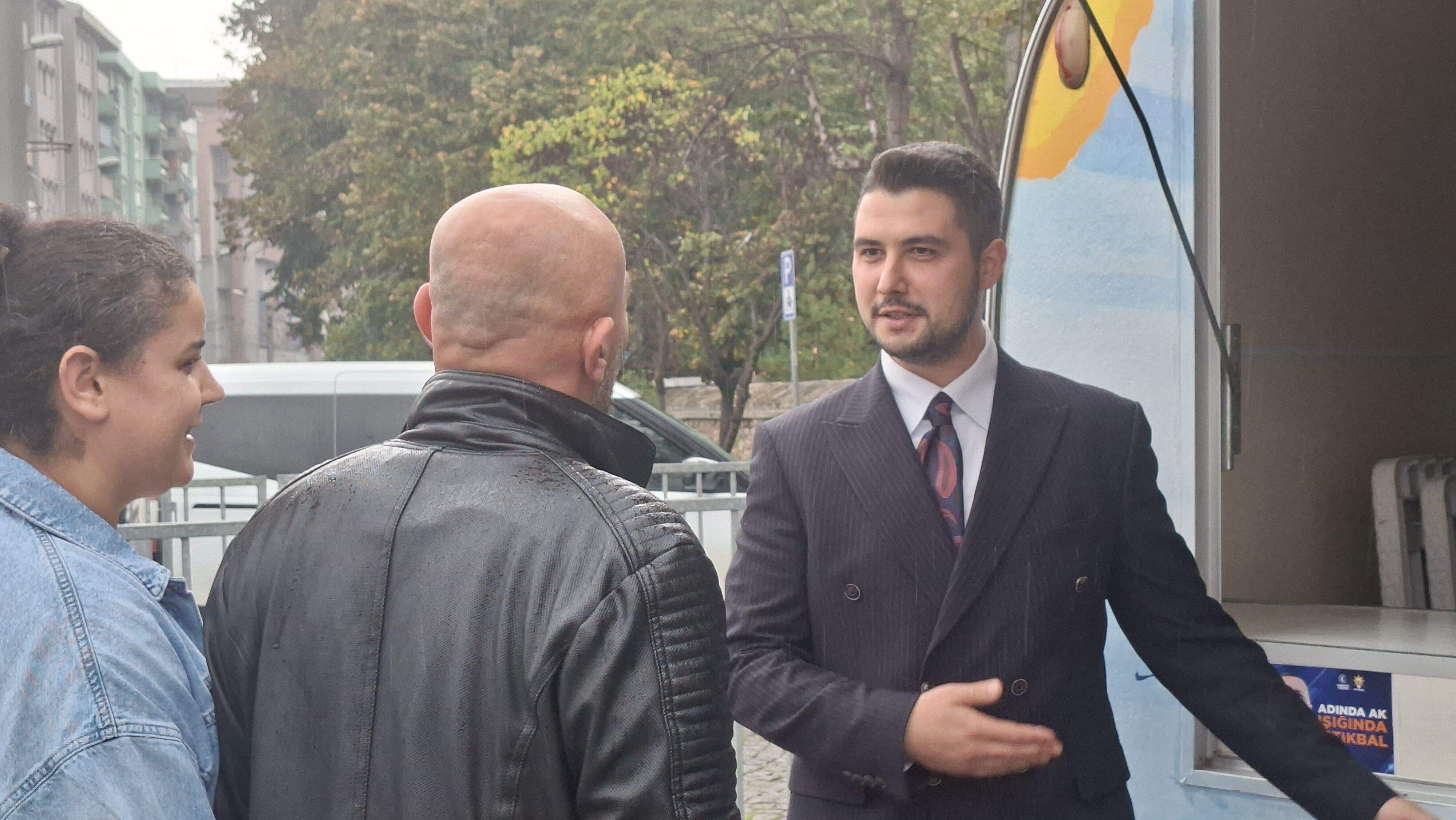 AK Parti İzmit Gençliği Yağmura Aldırmadı! Röportajda 2 Yeni Üye-2