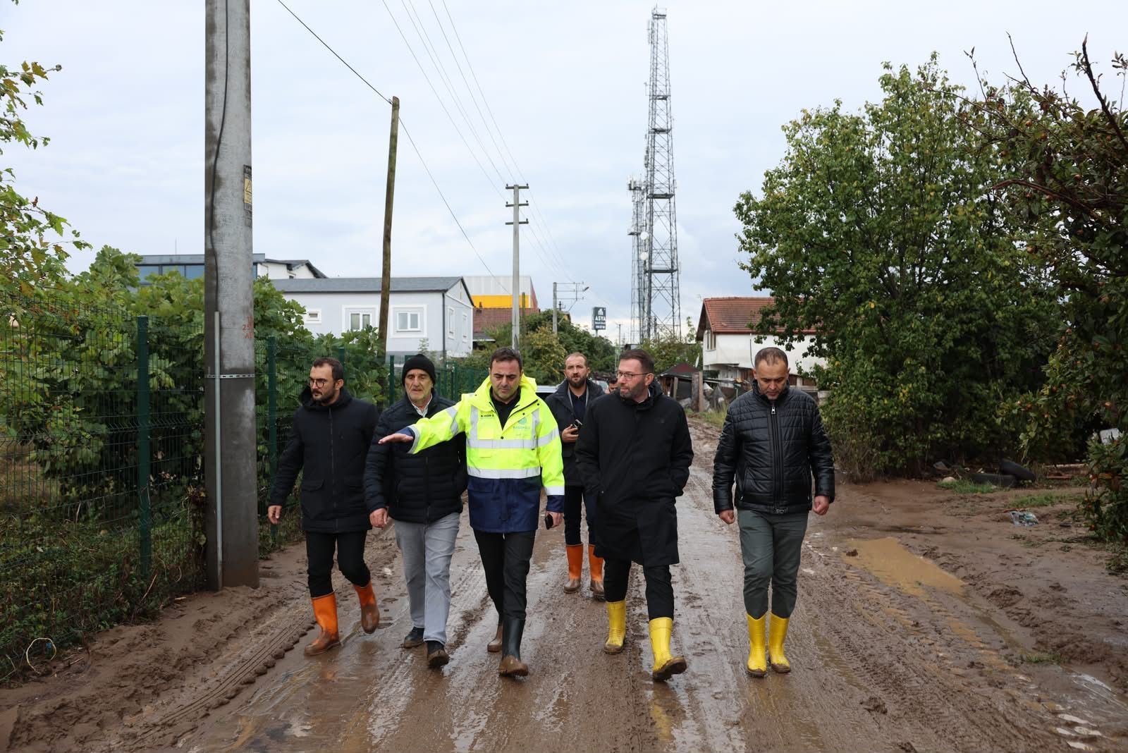 basiskele-belediyesi-sel-felaketi-yasin-ozlu-saha-incelemesi-1