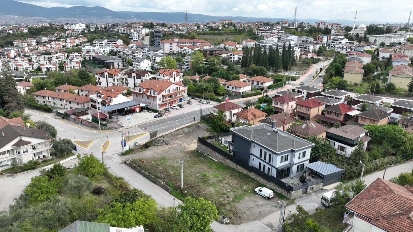 GÖLCÜK’TE ÇOCUKLAR İÇİN YENİ PROJE! İLK KAZMA VURULACAK-1