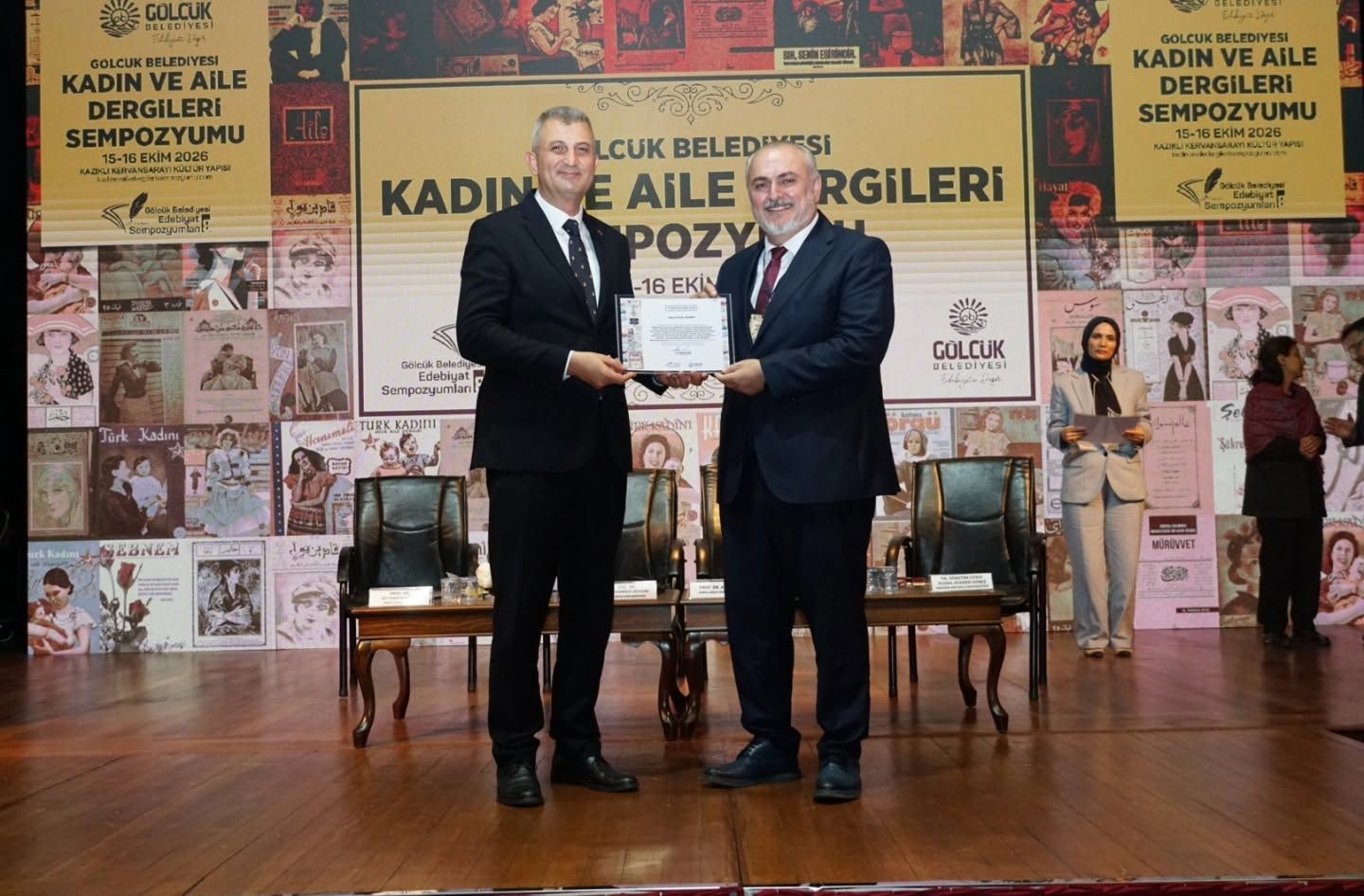 golcuk-belediyesi-kadin-ve-aile-dergileri-sempozyumu-1