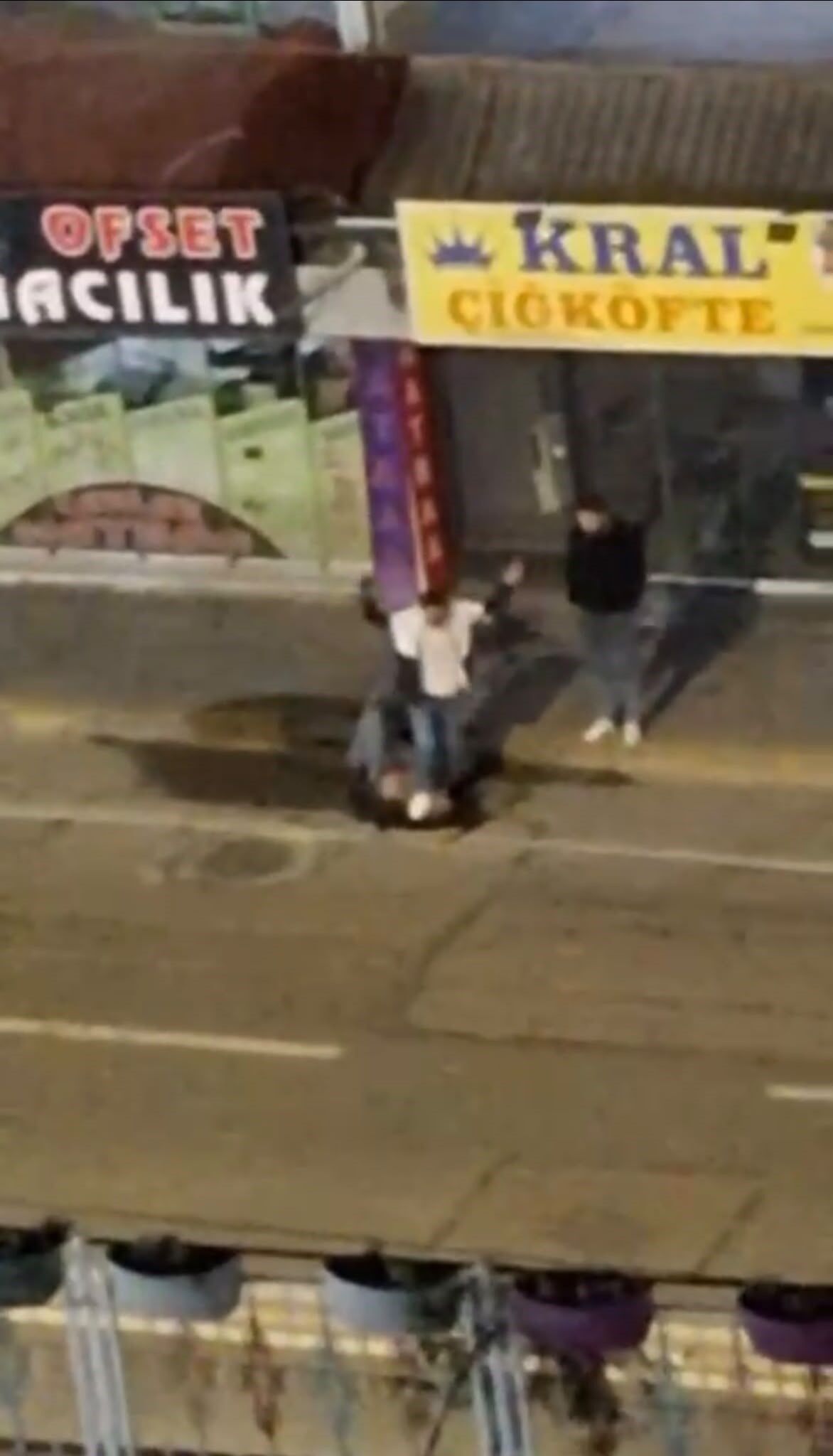 izmitte kan donduran şiddet