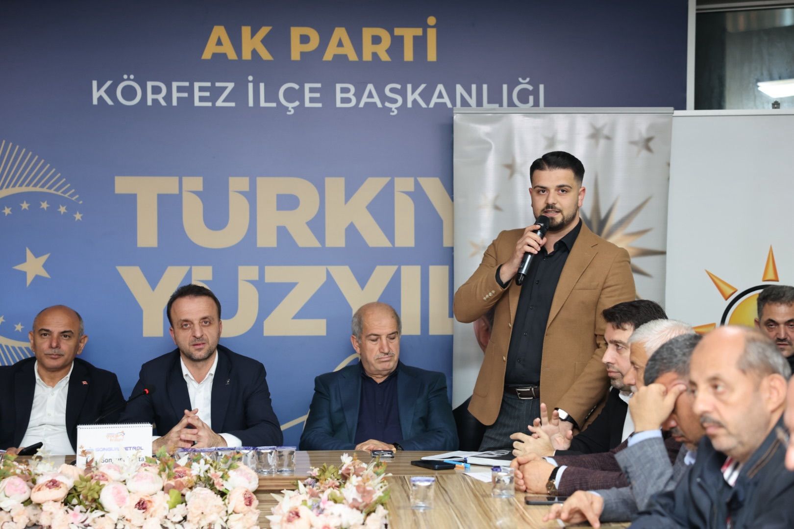 korfez-belediye-baskani-sener-sogut-ak-parti-daraltilmis-ilce-danisma-meclisi-toplantisi-1