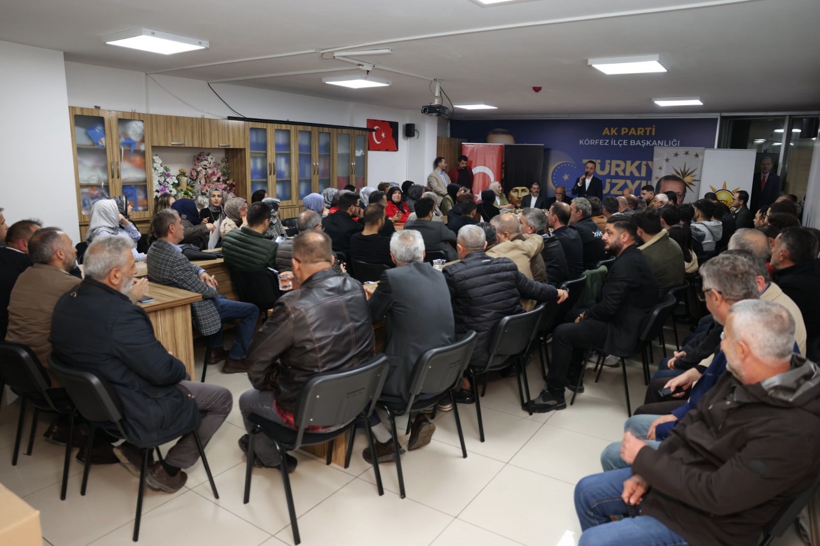 korfez-belediye-baskani-sener-sogut-ak-parti-daraltilmis-ilce-danisma-meclisi-toplantisi-4