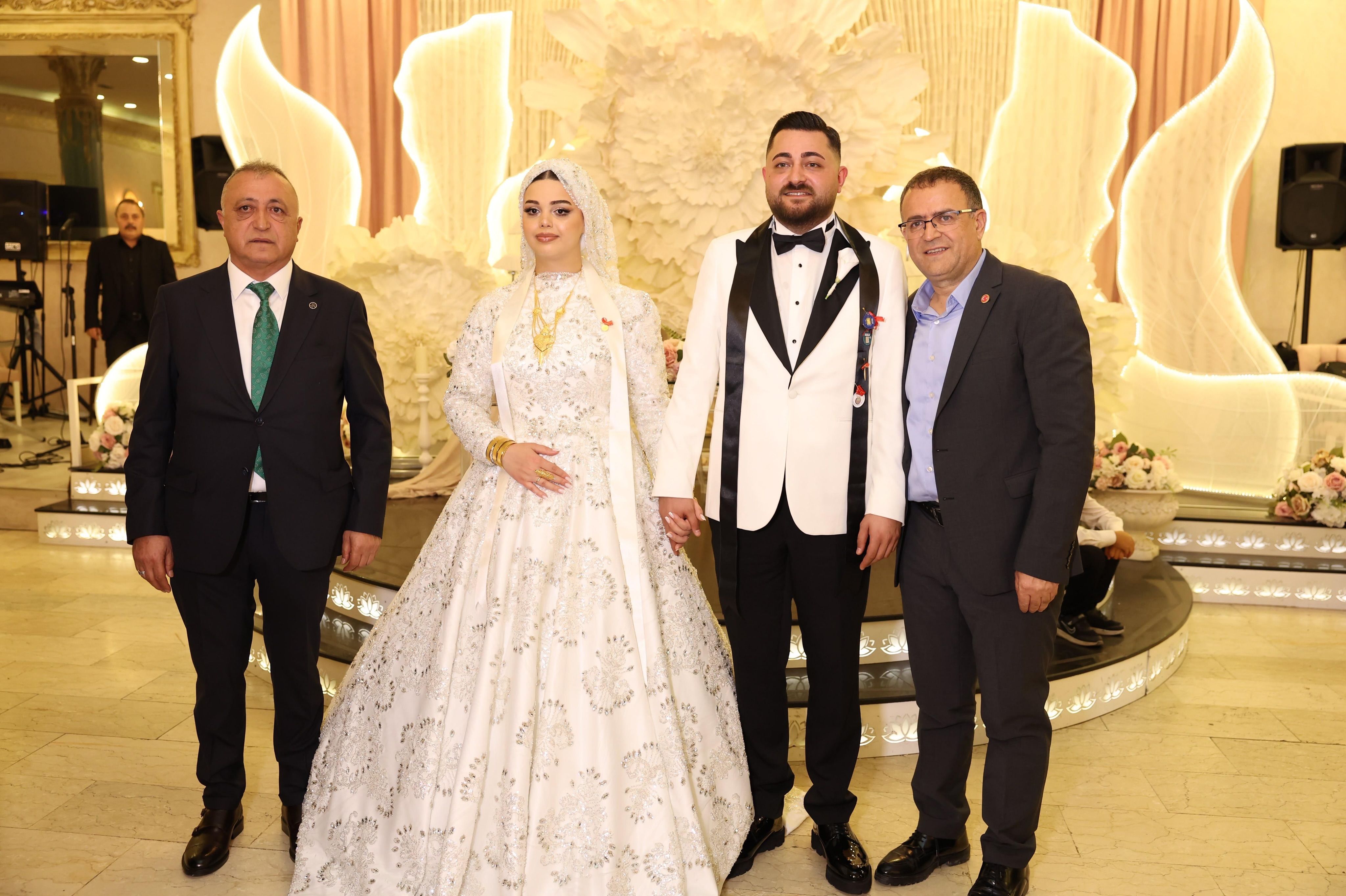 derince-belediye-baskani-sertif-gokce-nikah-merasimleri-evlilik-tebrigi-3
