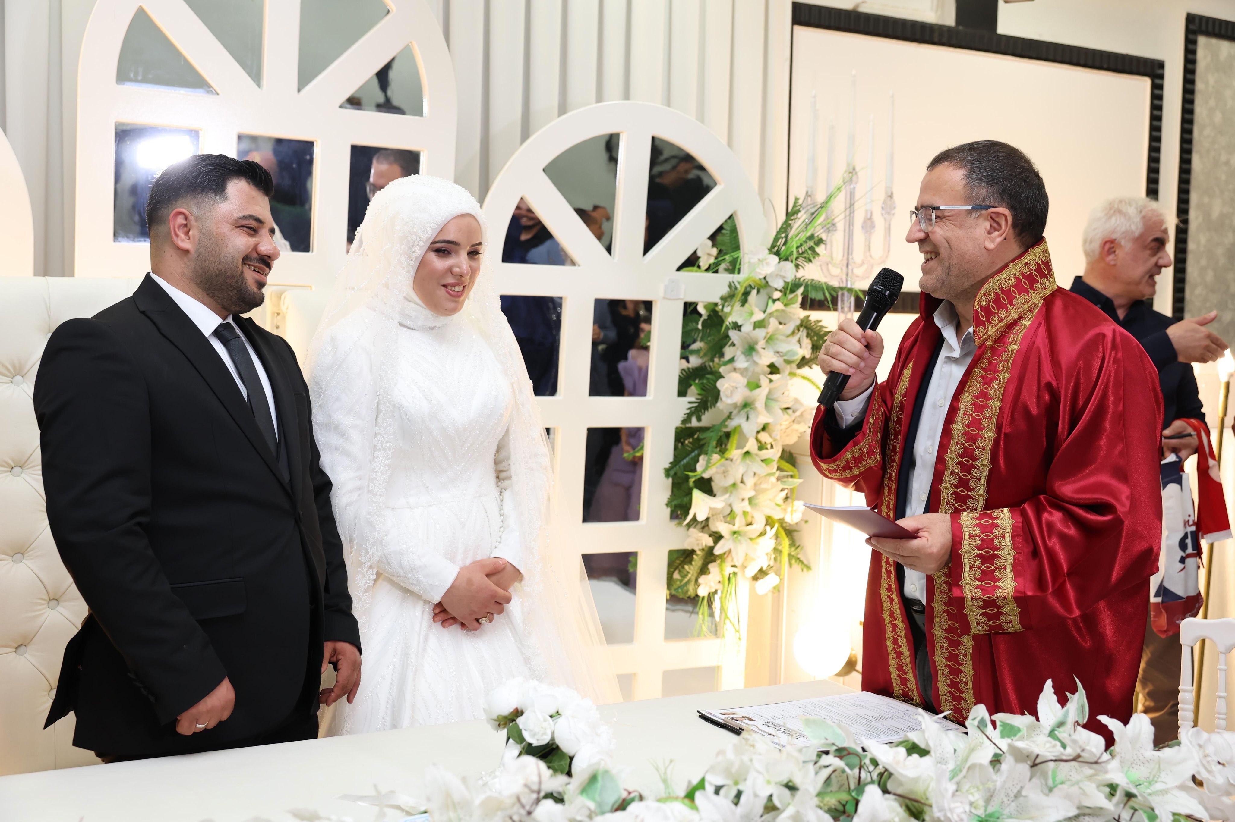 derince-belediye-baskani-sertif-gokce-nikah-merasimleri-evlilik-tebrigi