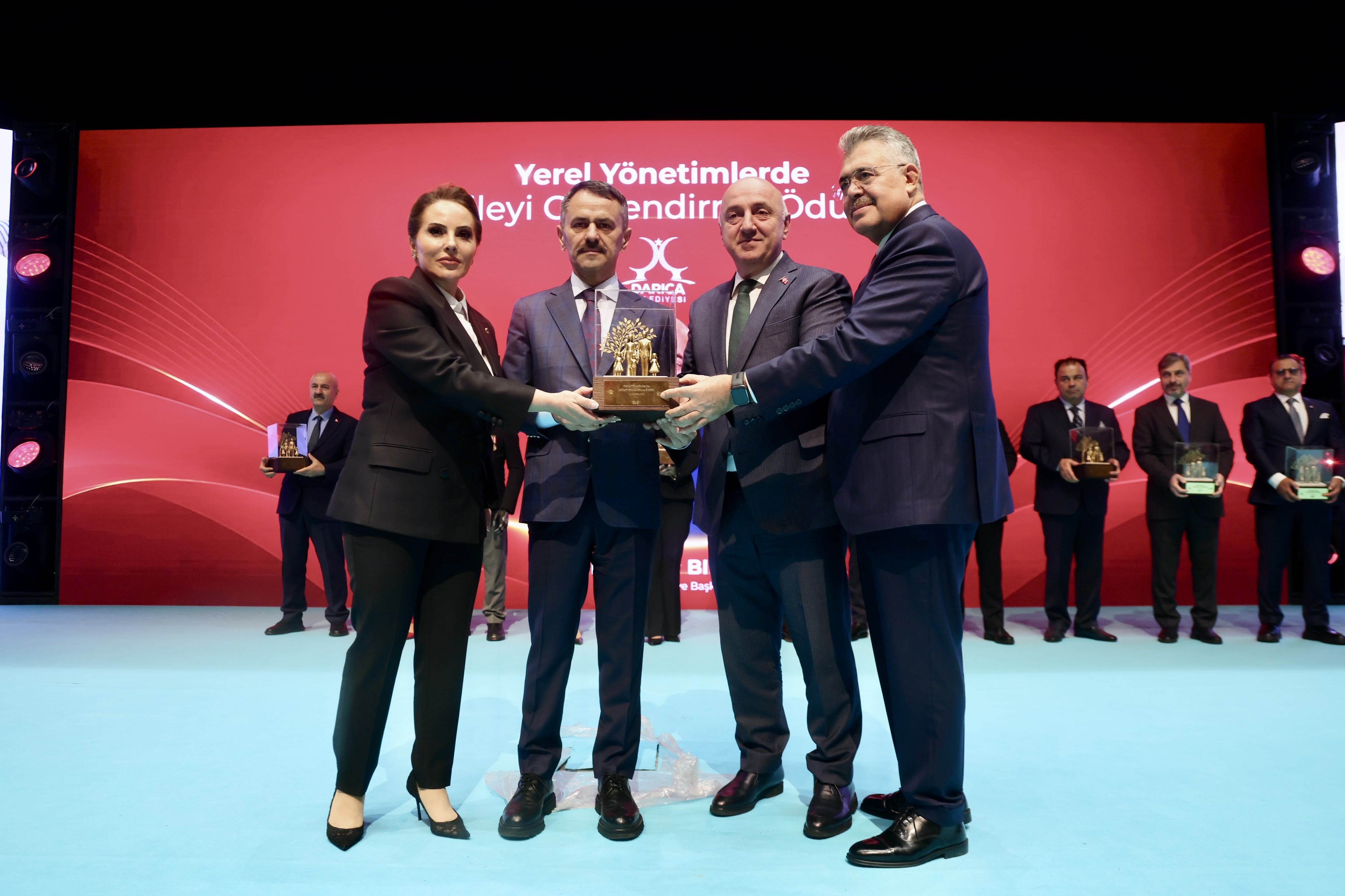 Darıca'nın Aile Dostu Hizmetlerine Büyük Ödül Geldi