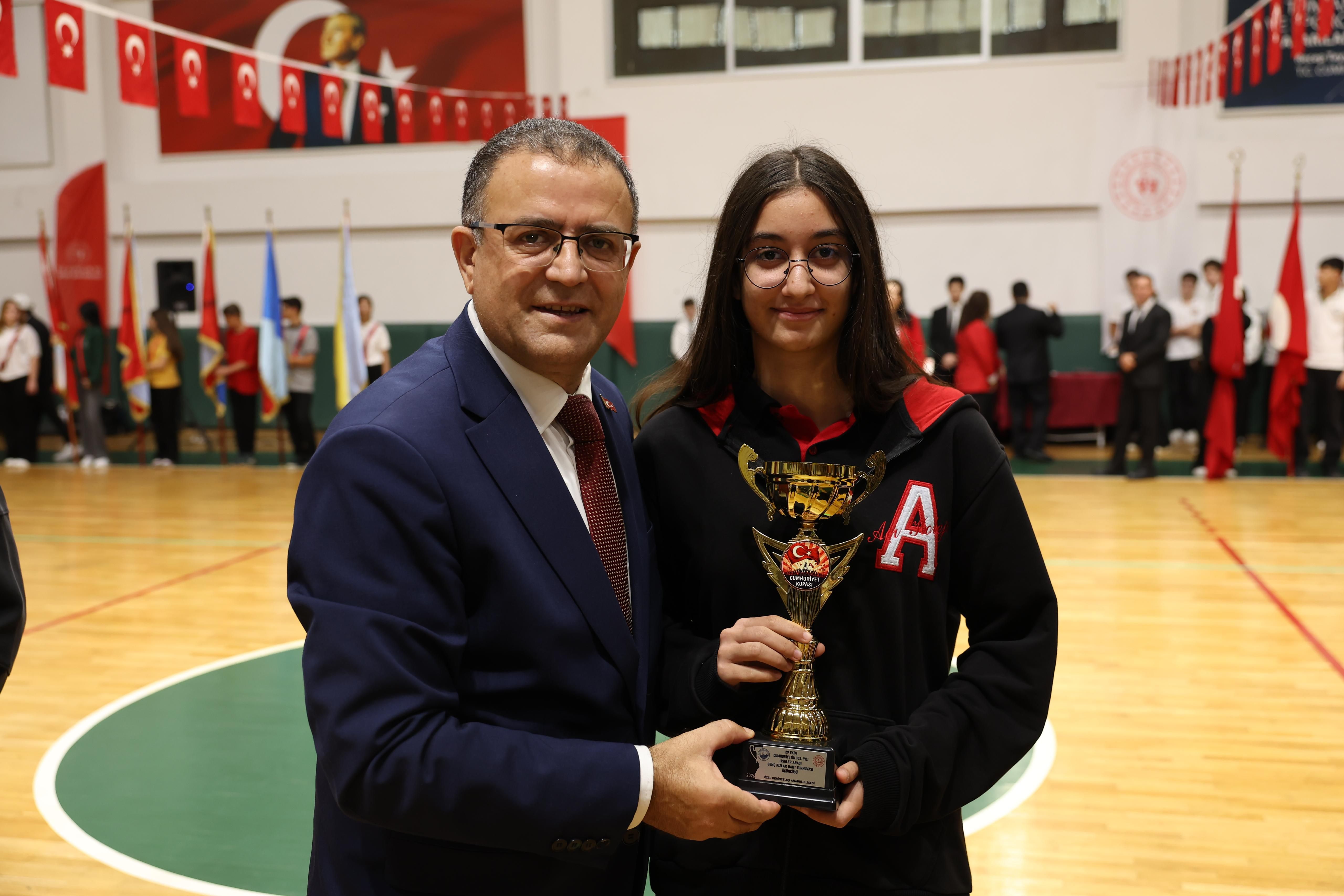 derince-kaymakami-mustafa-demirelli-belediye-baskani-sertif-gokce-29-ekim-cumhuriyet-bayrami-103-yil-kutlamalari-1