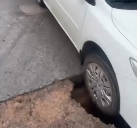 çayırova yol çöktü