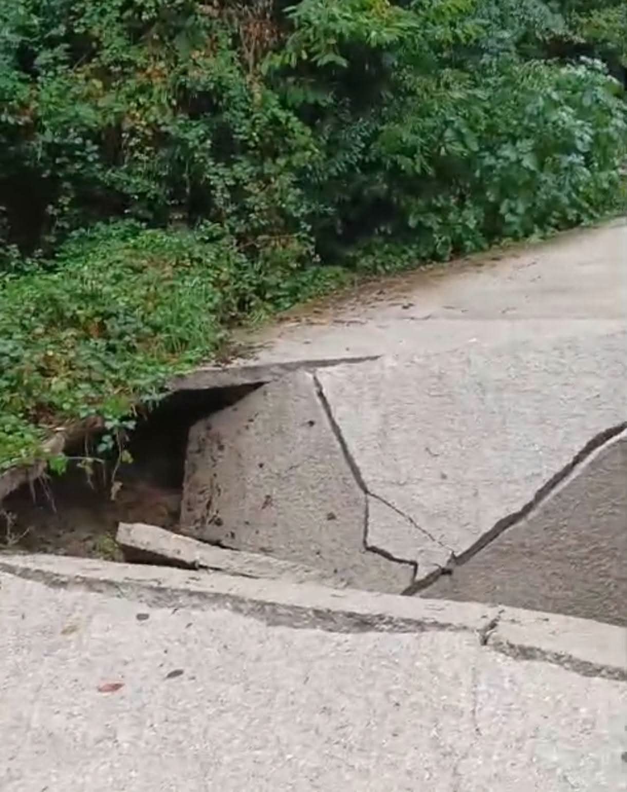 Gölcük’te Köprü Yıkıldı-1