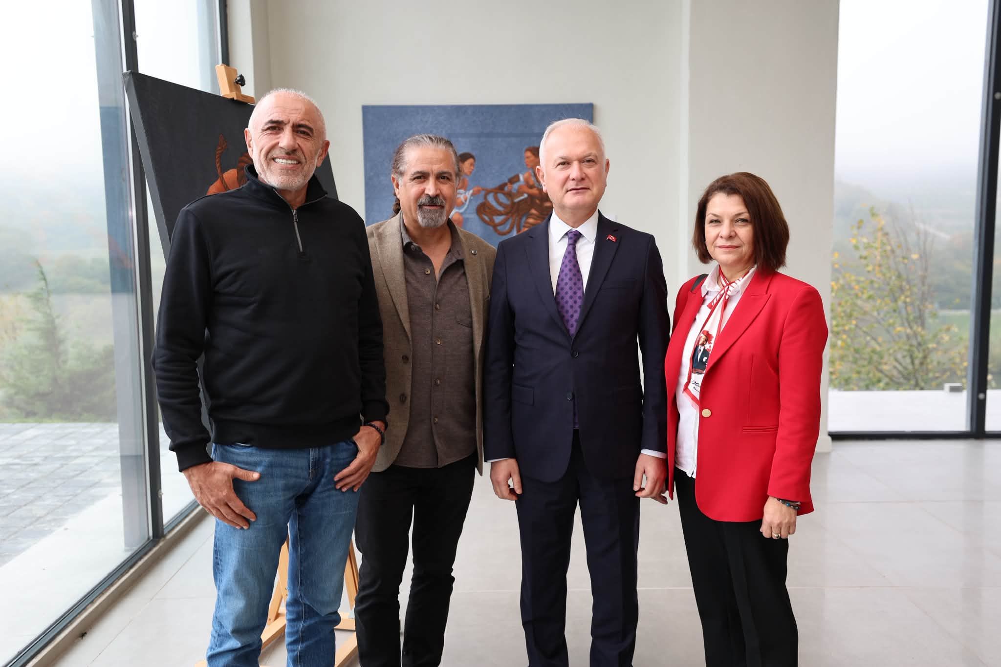 karamursel-belediye-baskani-ahmet-calik-feradis-otel-haydar-ekinek-civi-sanati-sergi-ziyareti-5