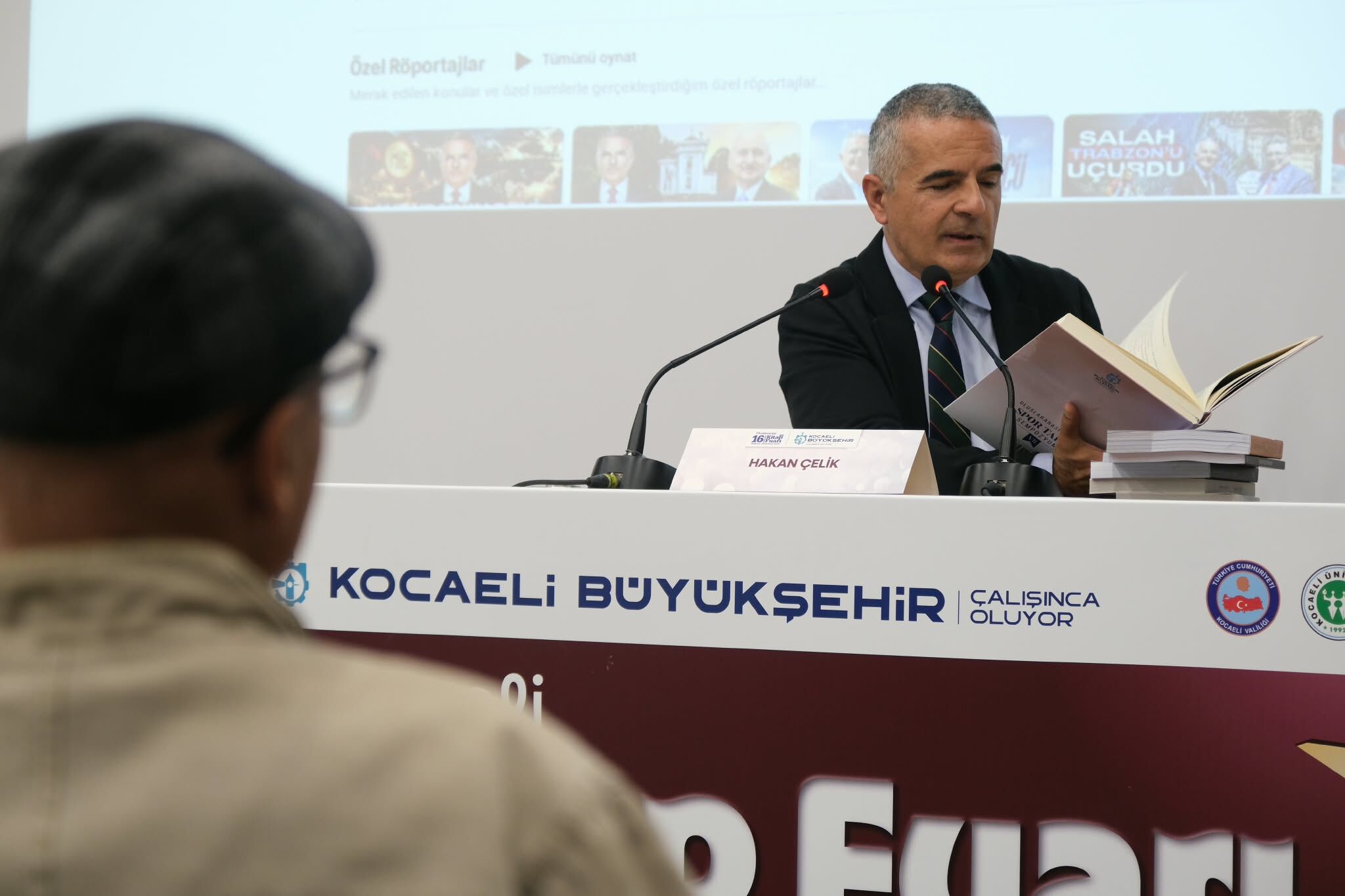 GAZETECİ HAKAN ÇELİK’TEN KOCAELİ KİTAP FUARI’NA ÖVGÜ-1