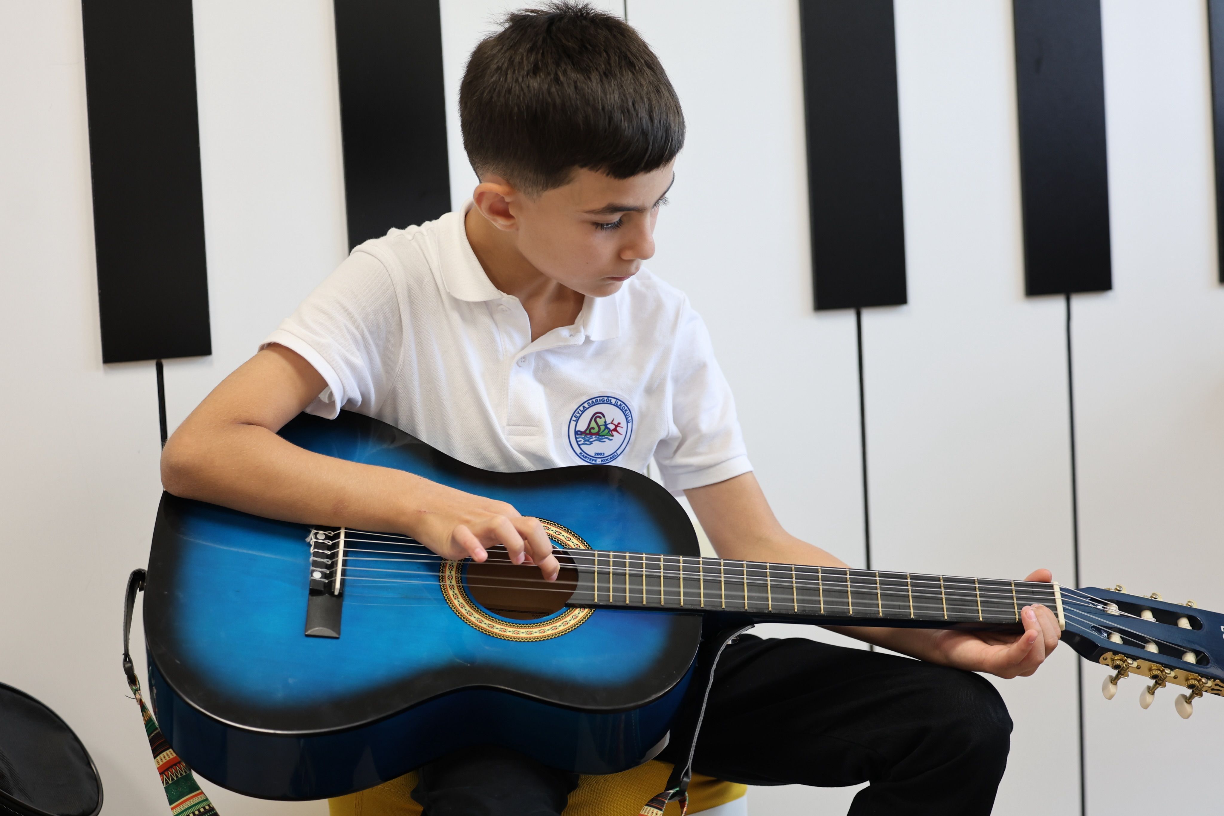kartepe-belediyesi-genc-akademi-2-gitar-kursu-muzik-egitimi-1