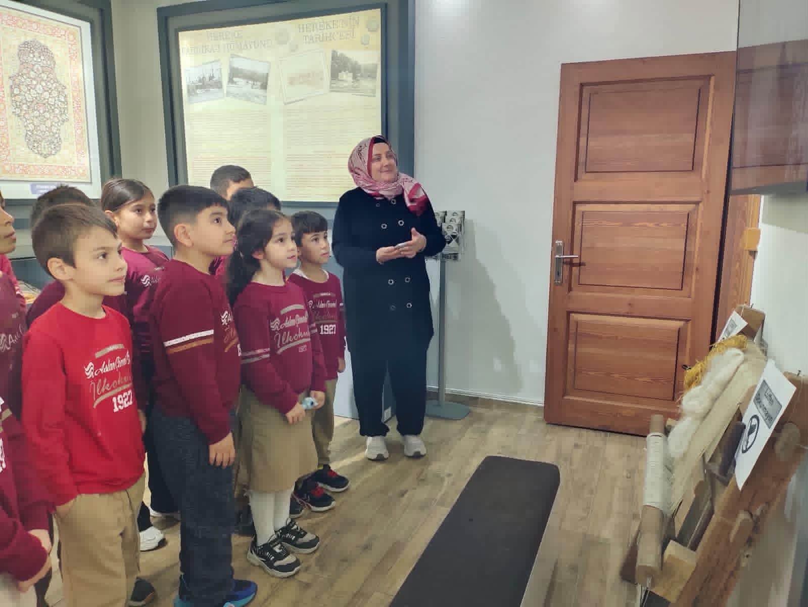Hereke Halısı’nın Tarihine ‘Minik’ Yolculuk (2)