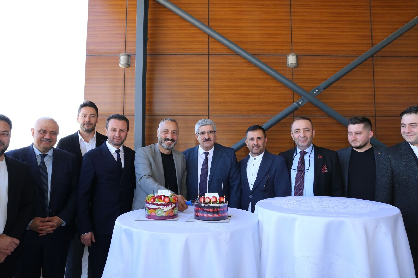 KOTO Seçimlerinde Veli Başkurt’a Doğum Günü Sürprizi-1