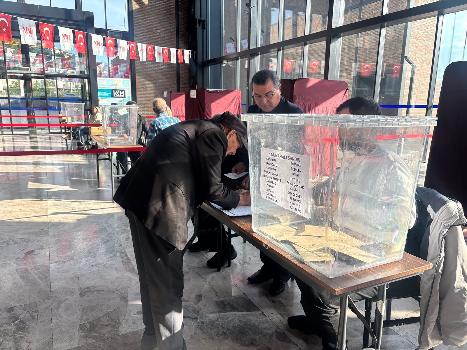 YENİ Parti Kocaeli İl Başkanlığı Ön Seçiminde Oy Verme İşlemi Başladı