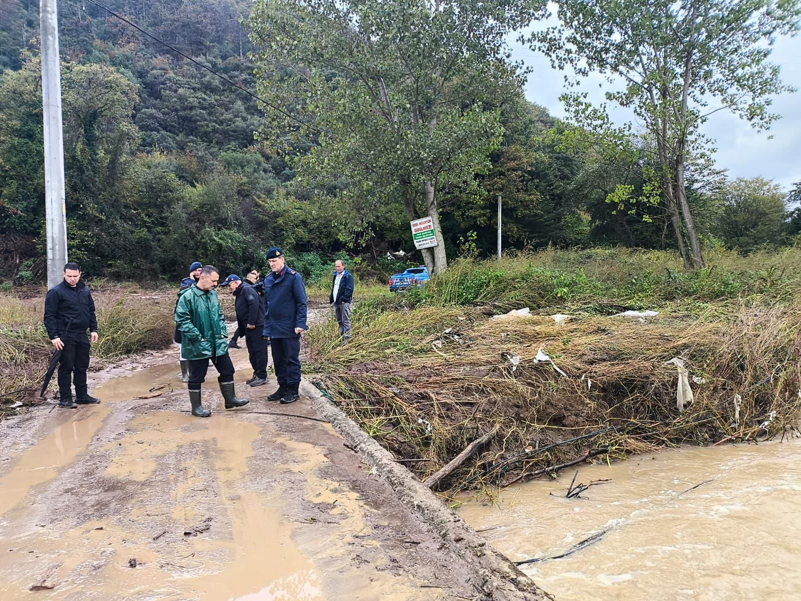 Gebze’de Sel Faciası! Vali Aktaş Olay Yerinde, Kayıp Vatandaş Aranıyor-2