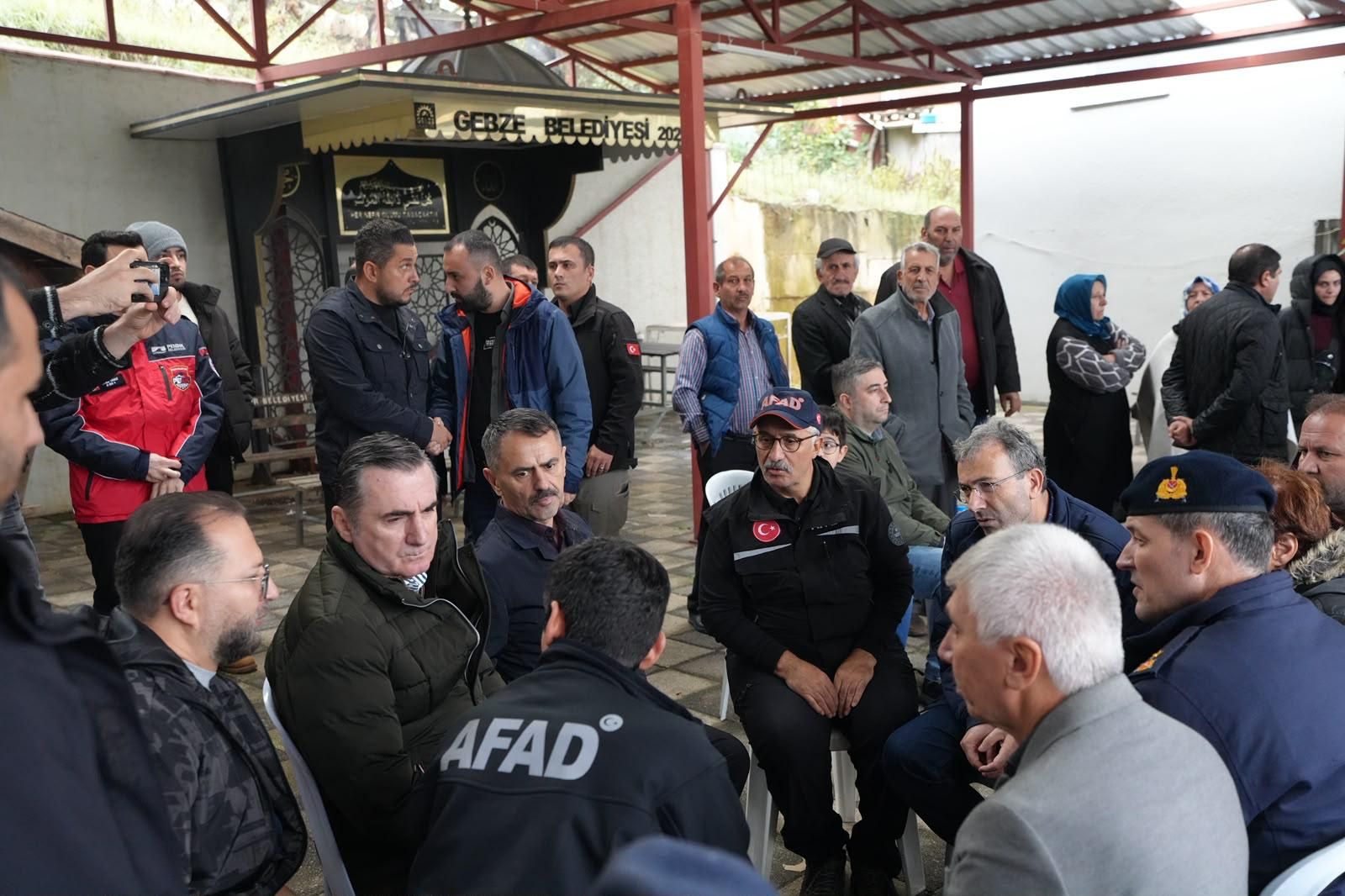 Gebze’de Sel Faciası! Vali Aktaş Olay Yerinde, Kayıp Vatandaş Aranıyor-1